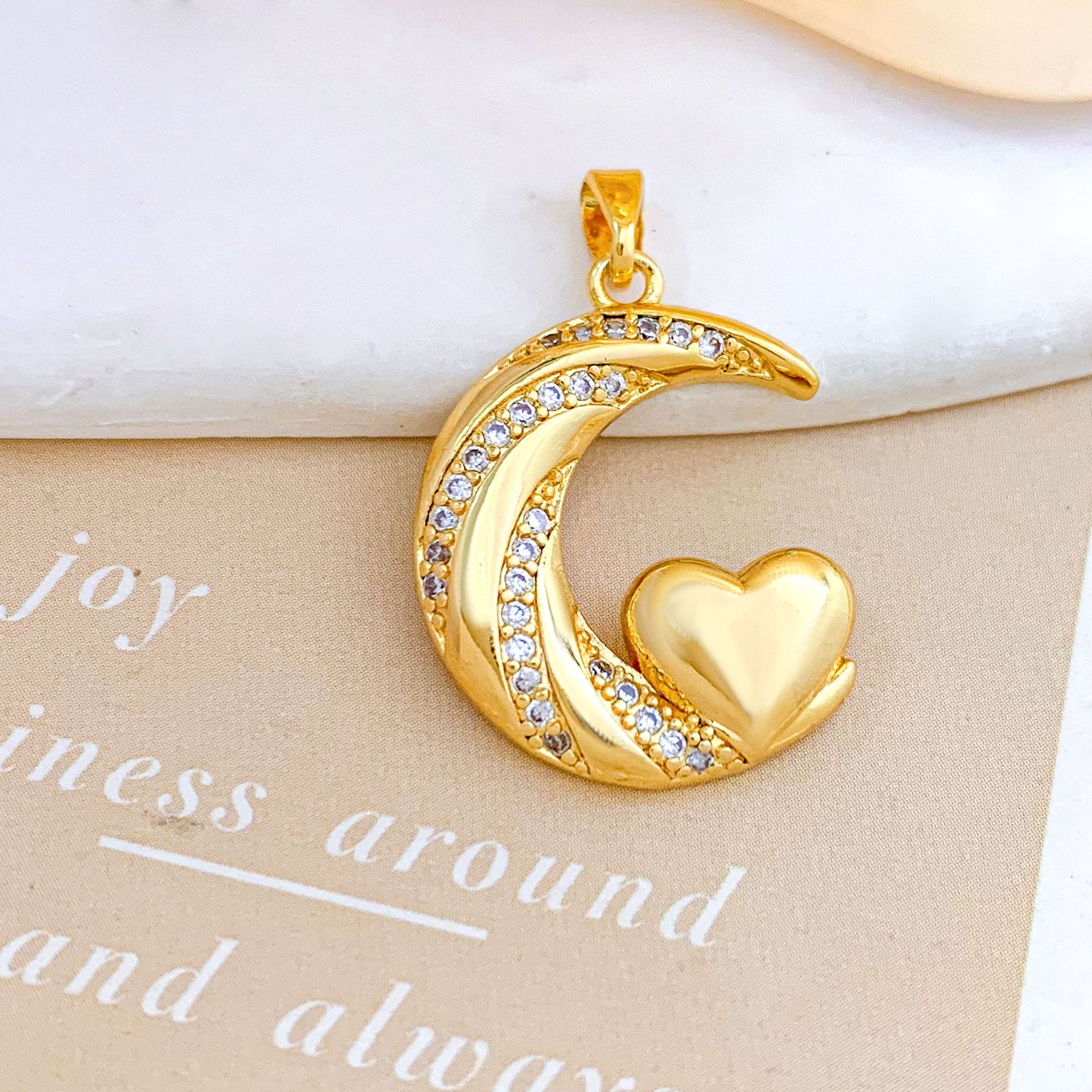 Xl1713 moon love pendant gold