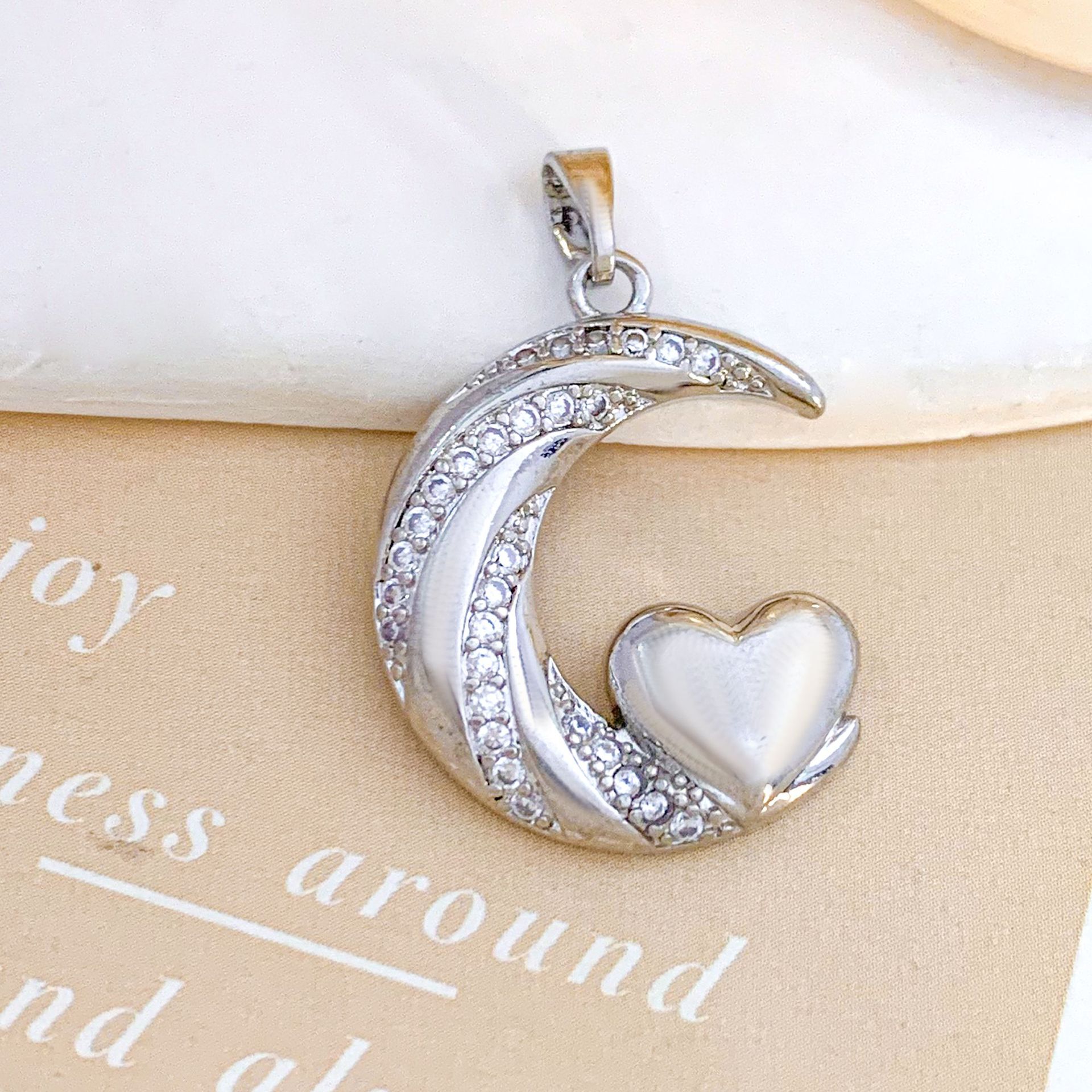 Xl1713 moon love pendant silver