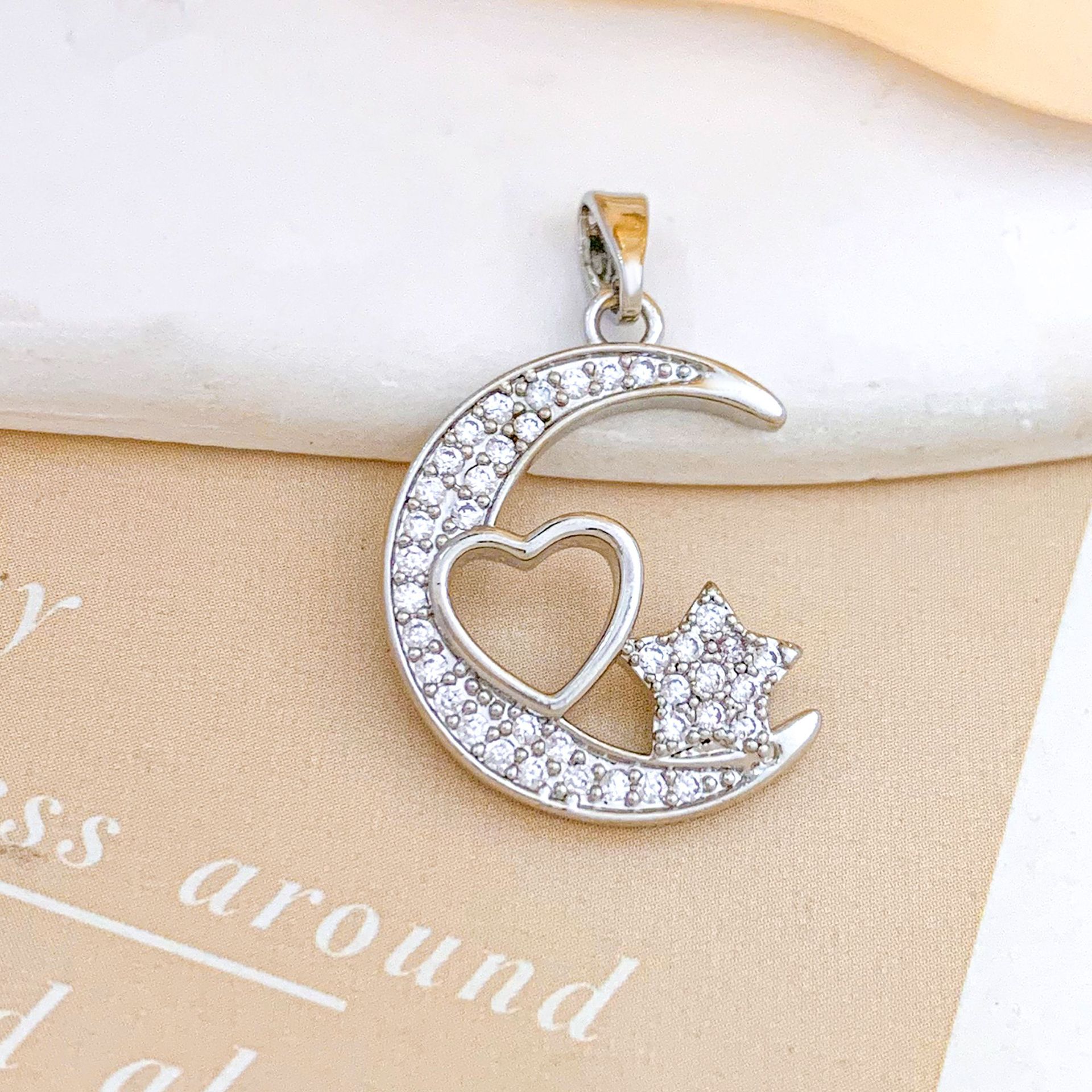 Xl2128 moon hollow love pendant silver