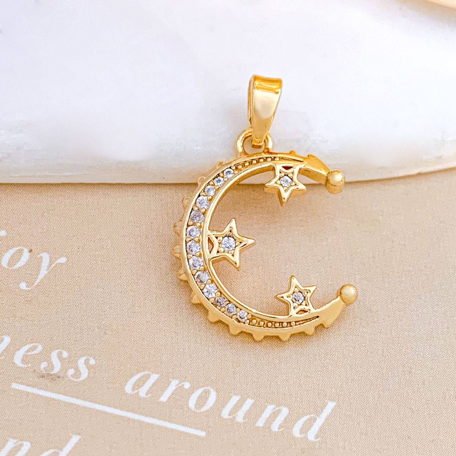 Xl2227 moon pentagram pendant gold