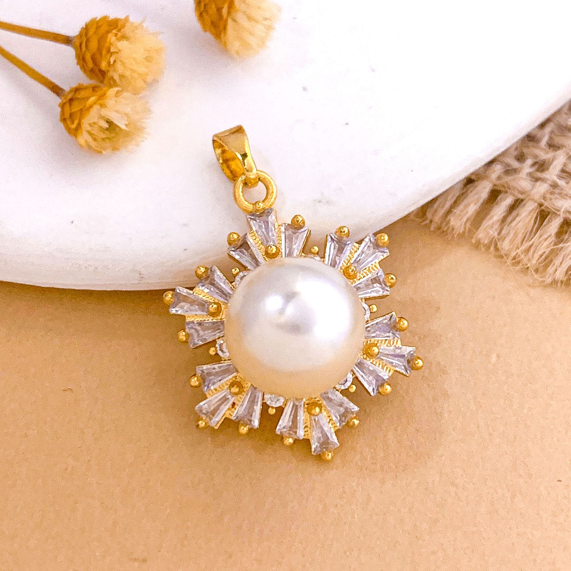 Xl1201 pearl snowflake pendant gold