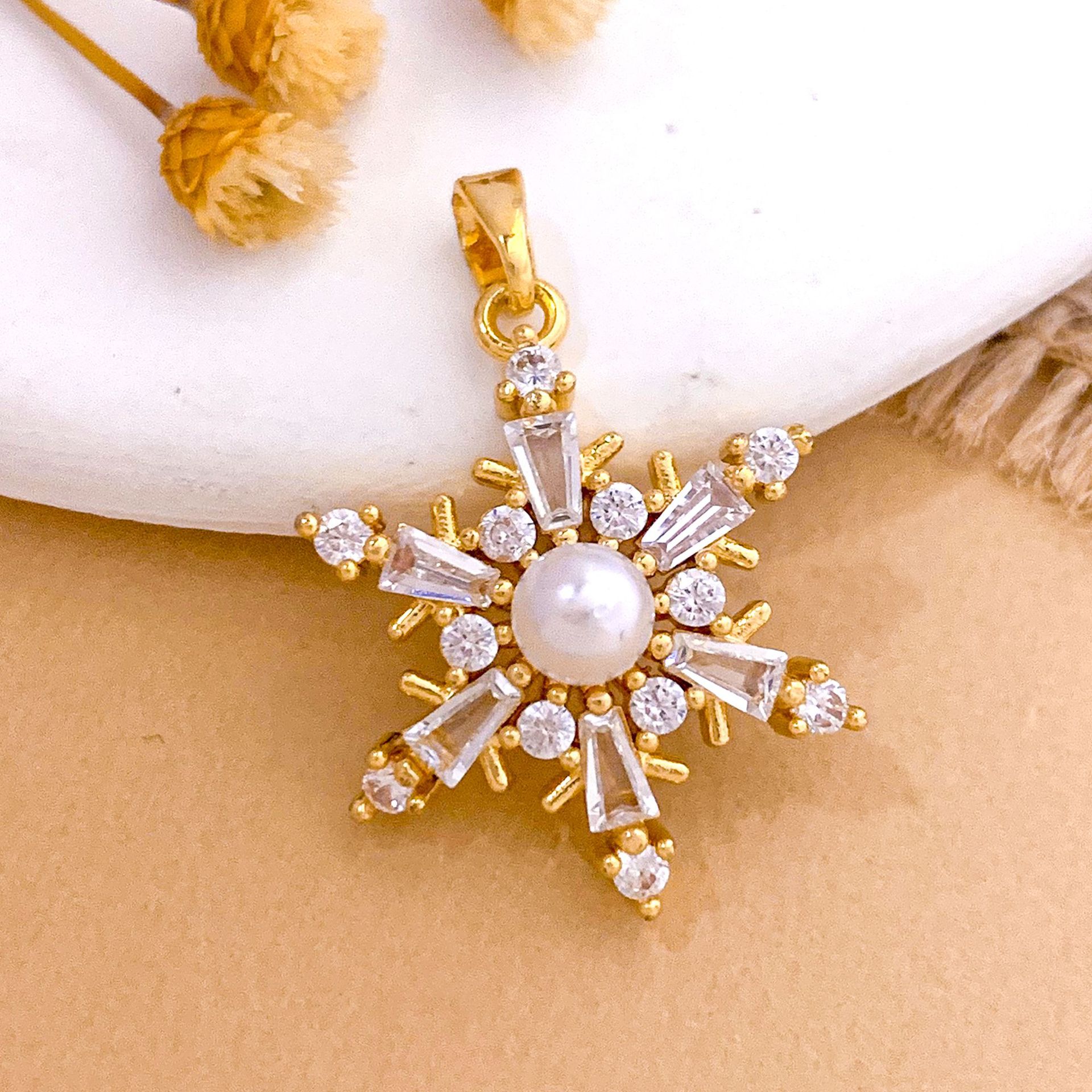Xl2752 pearl snowflake pendant gold