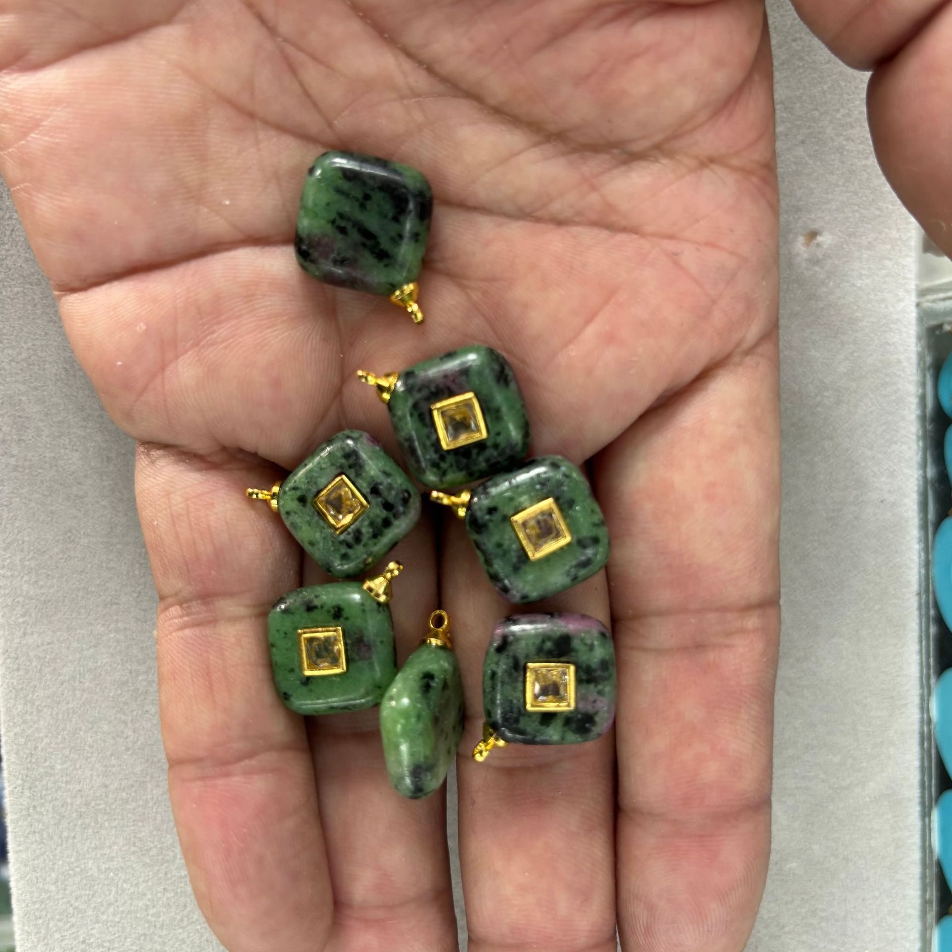 Red and green treasure