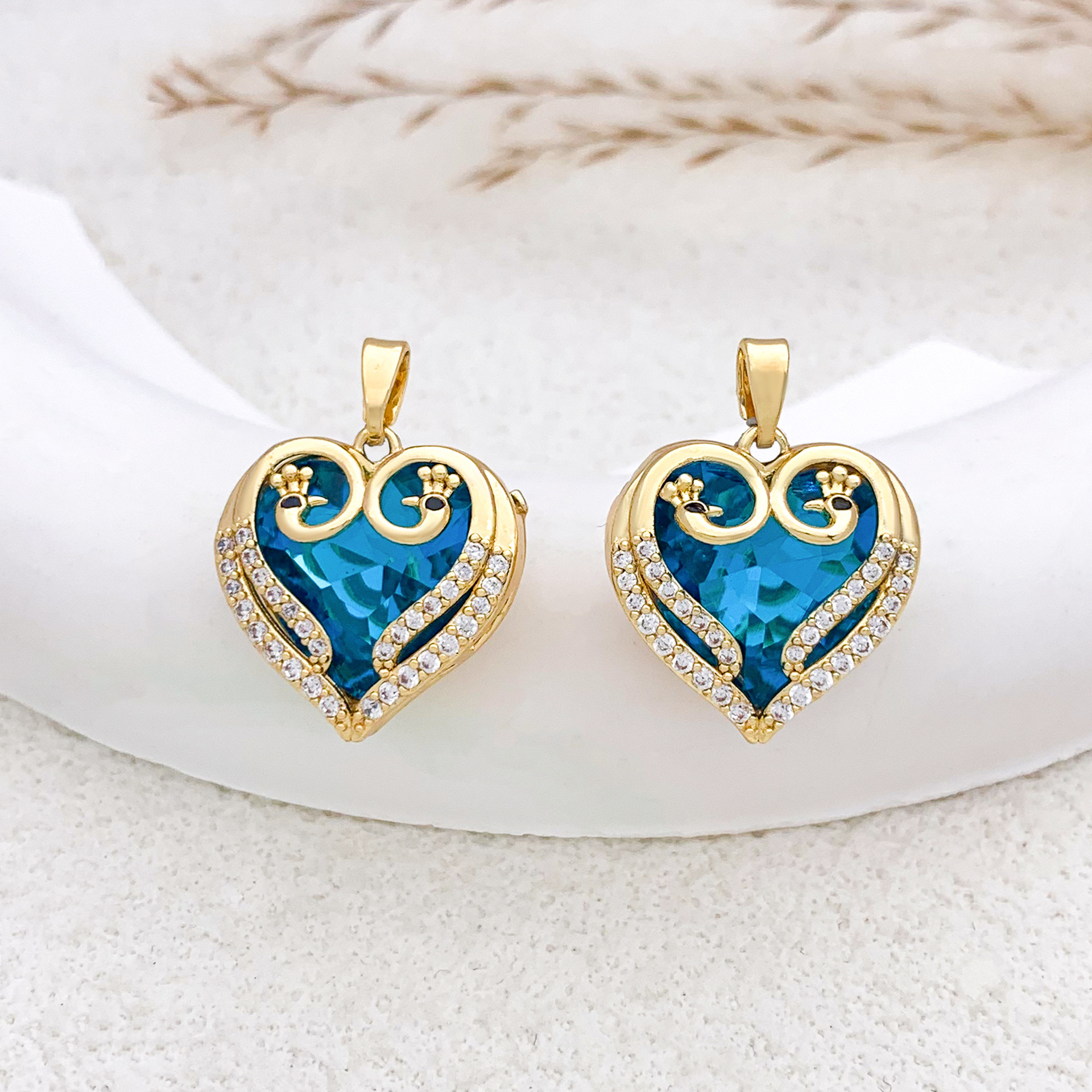 Xl680 eternal heart gold light blue