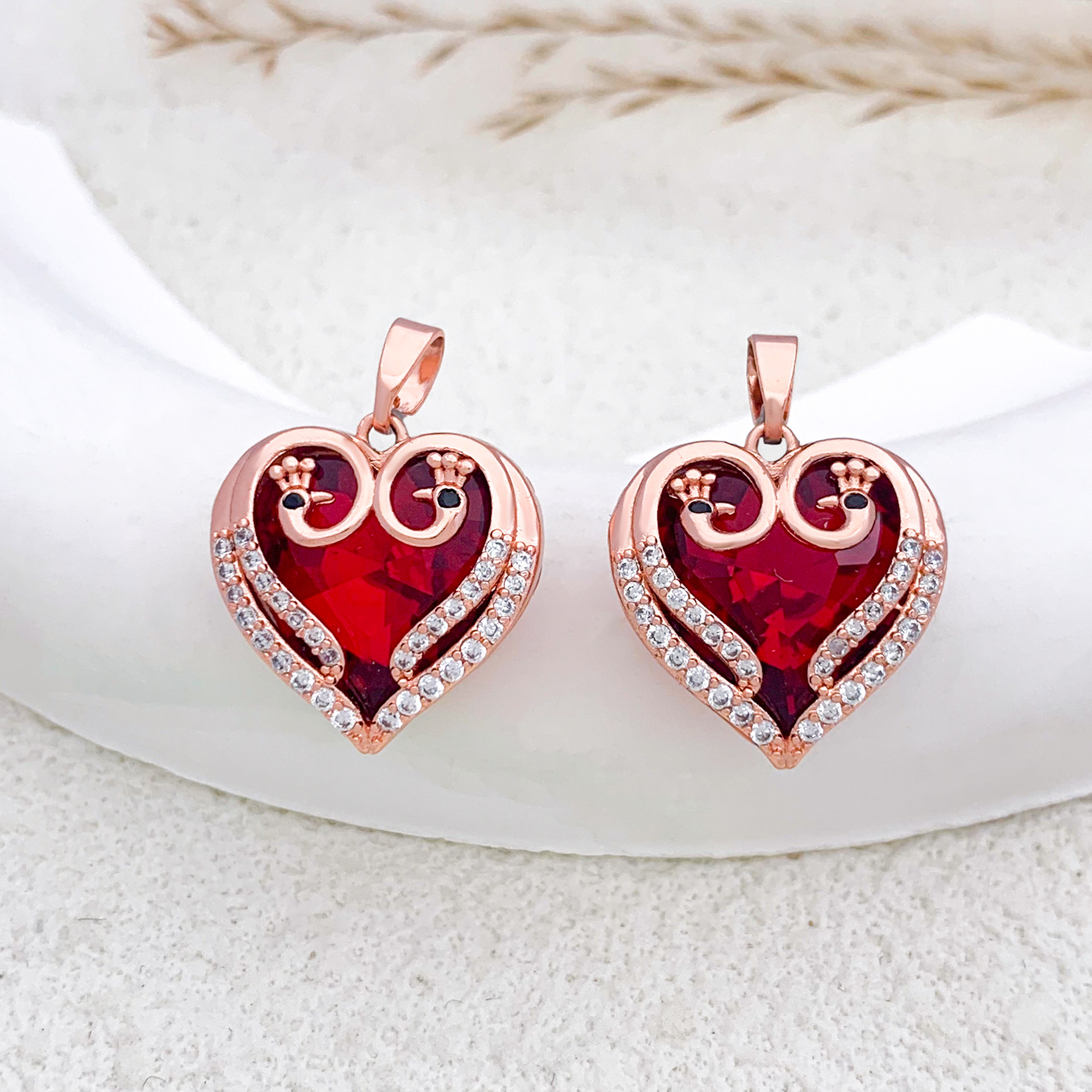 Xl680 eternal heart rose gold red