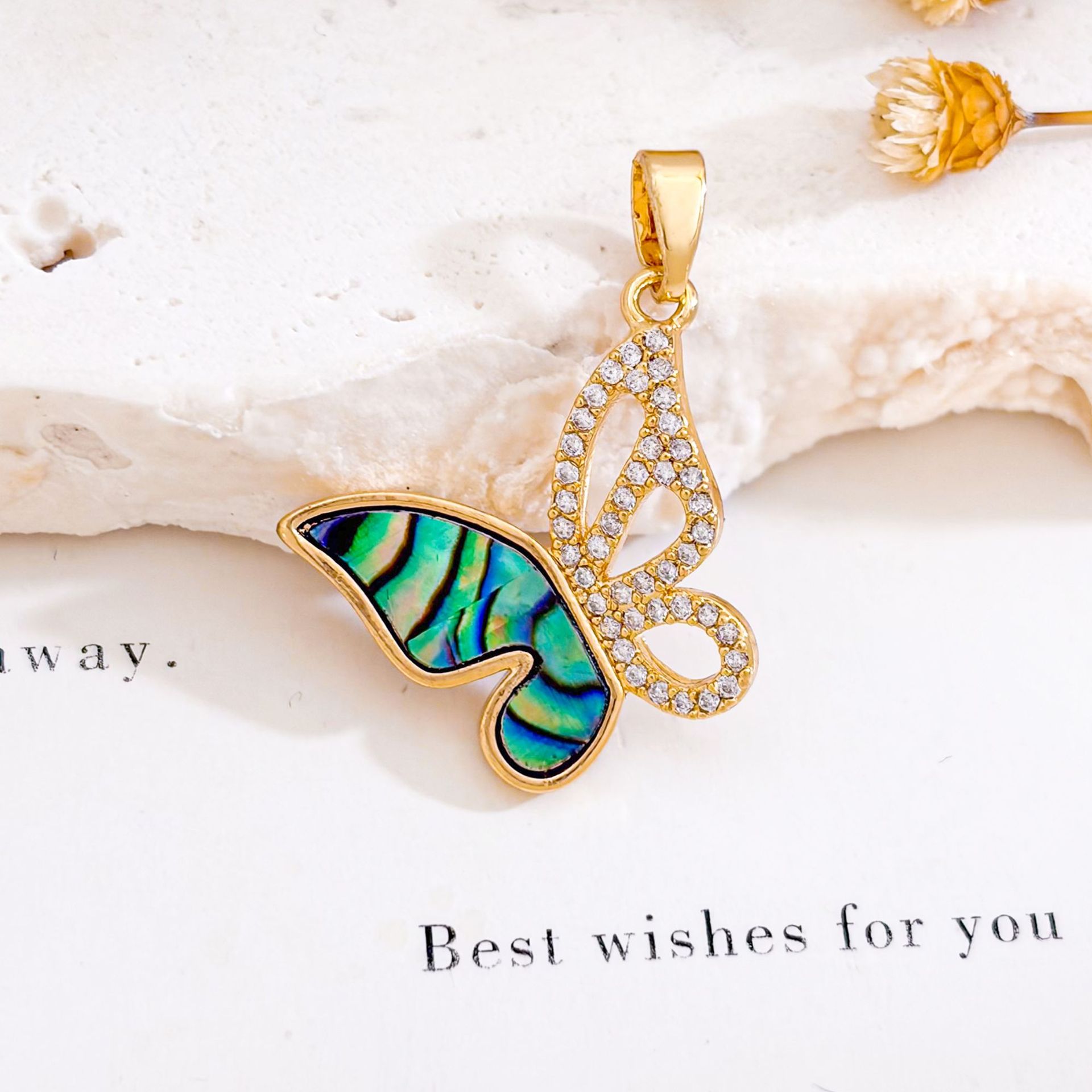 Xl3555 hollow butterfly pendant gold