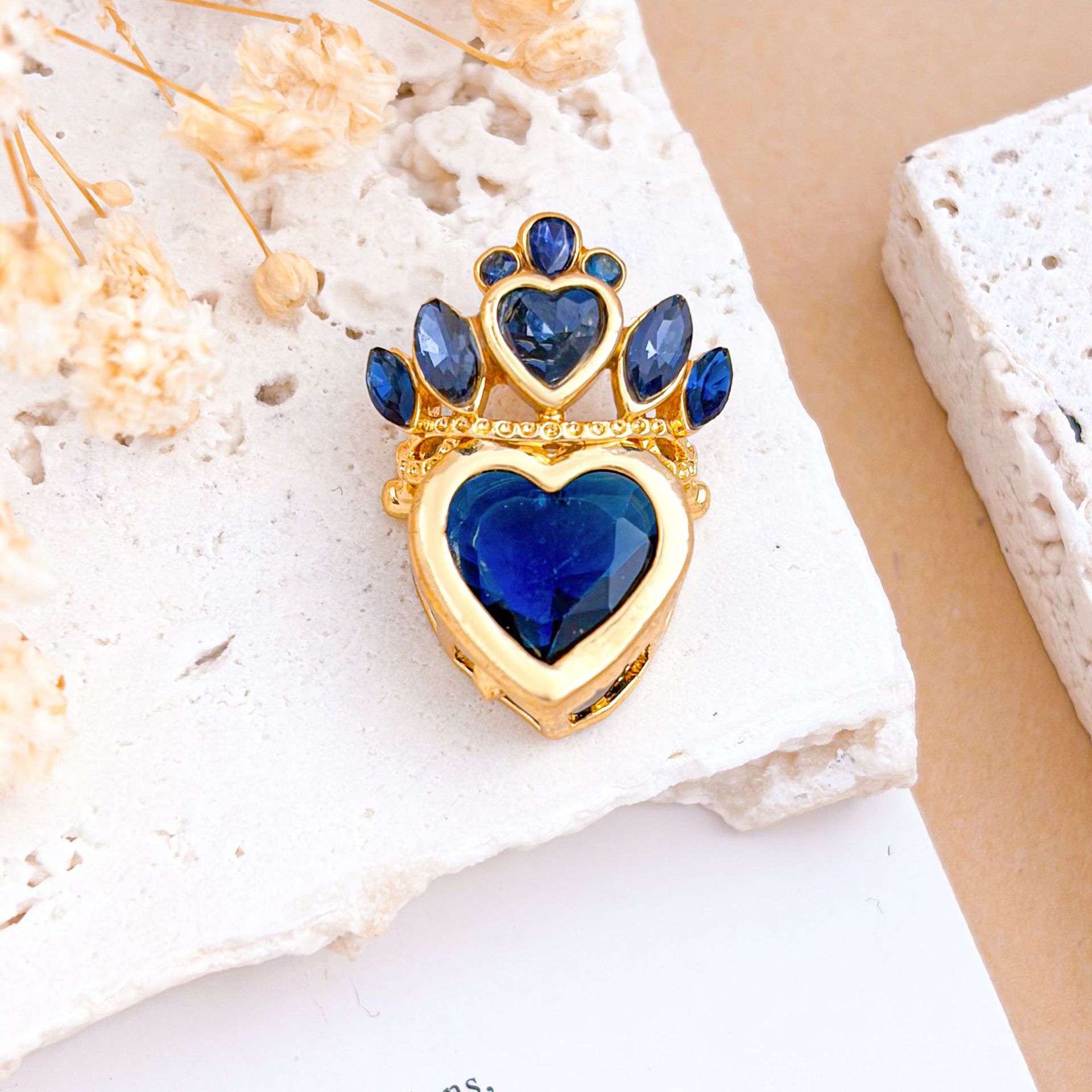 Xl1709 blue crown love pendant gold