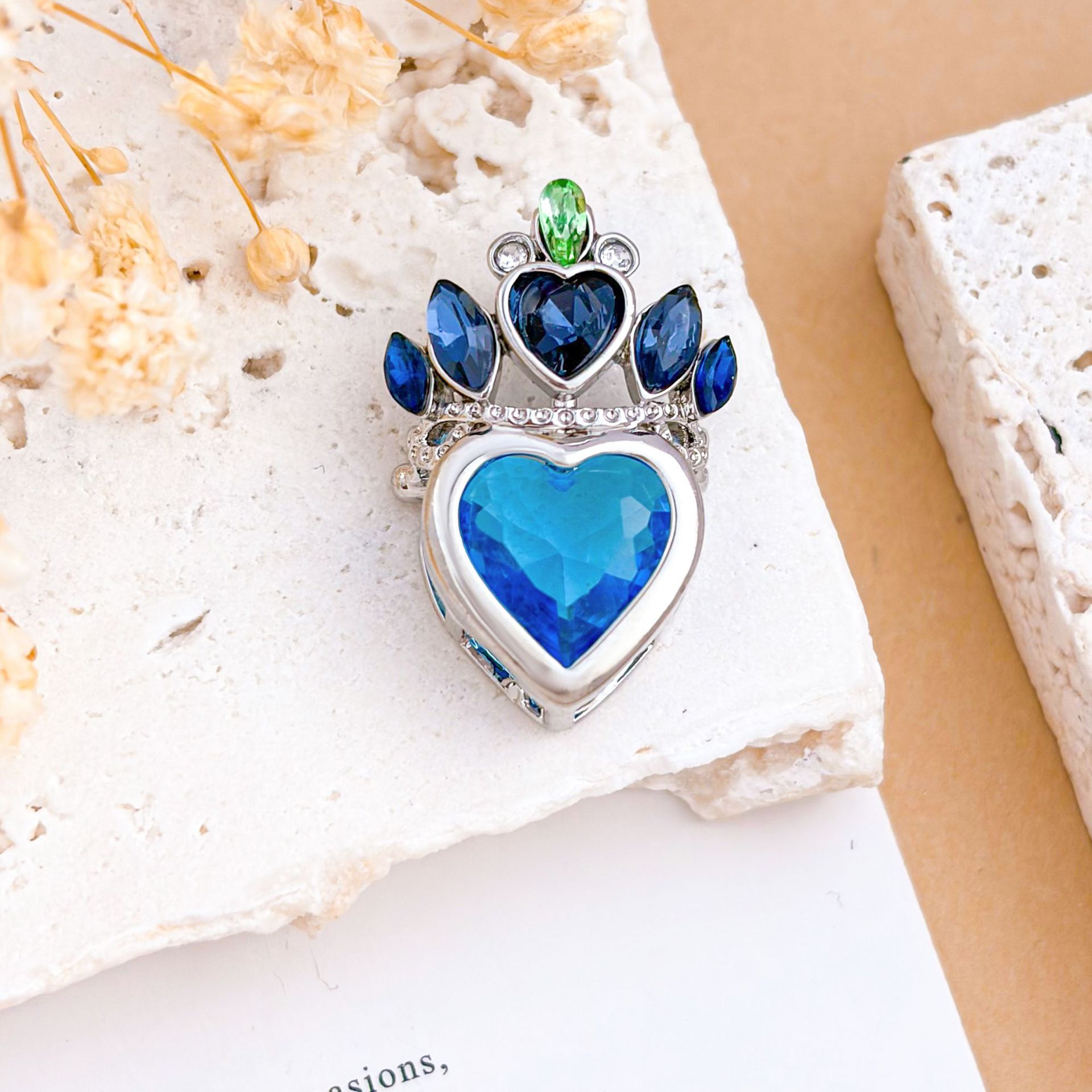 Xl1709 royal blue crown sea blue love pendant silver