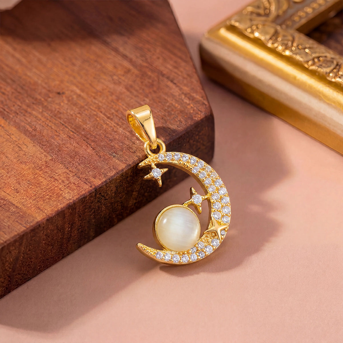 Xl231 moon white cat eye pendant gold