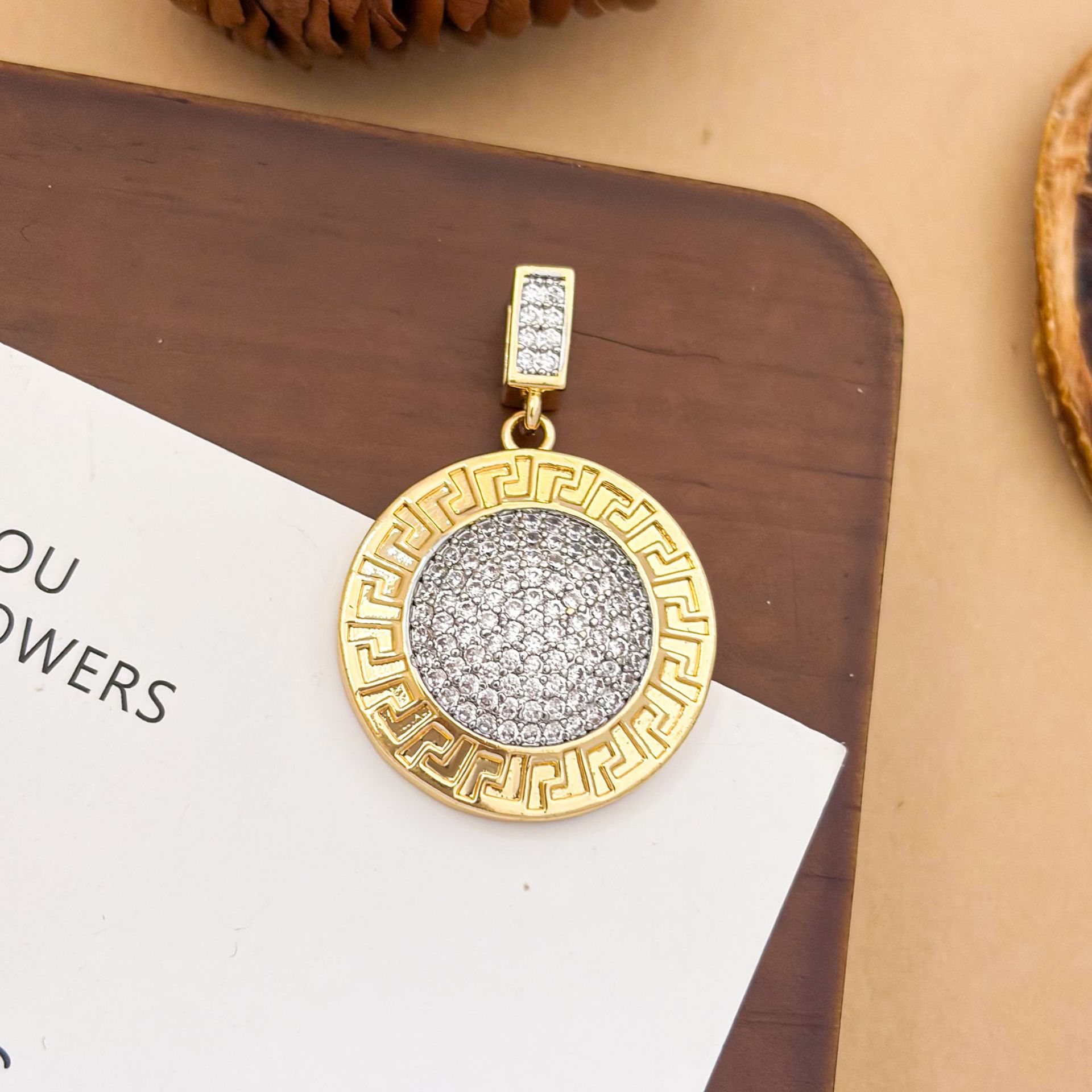 Xl3341 round cake two-color pendant