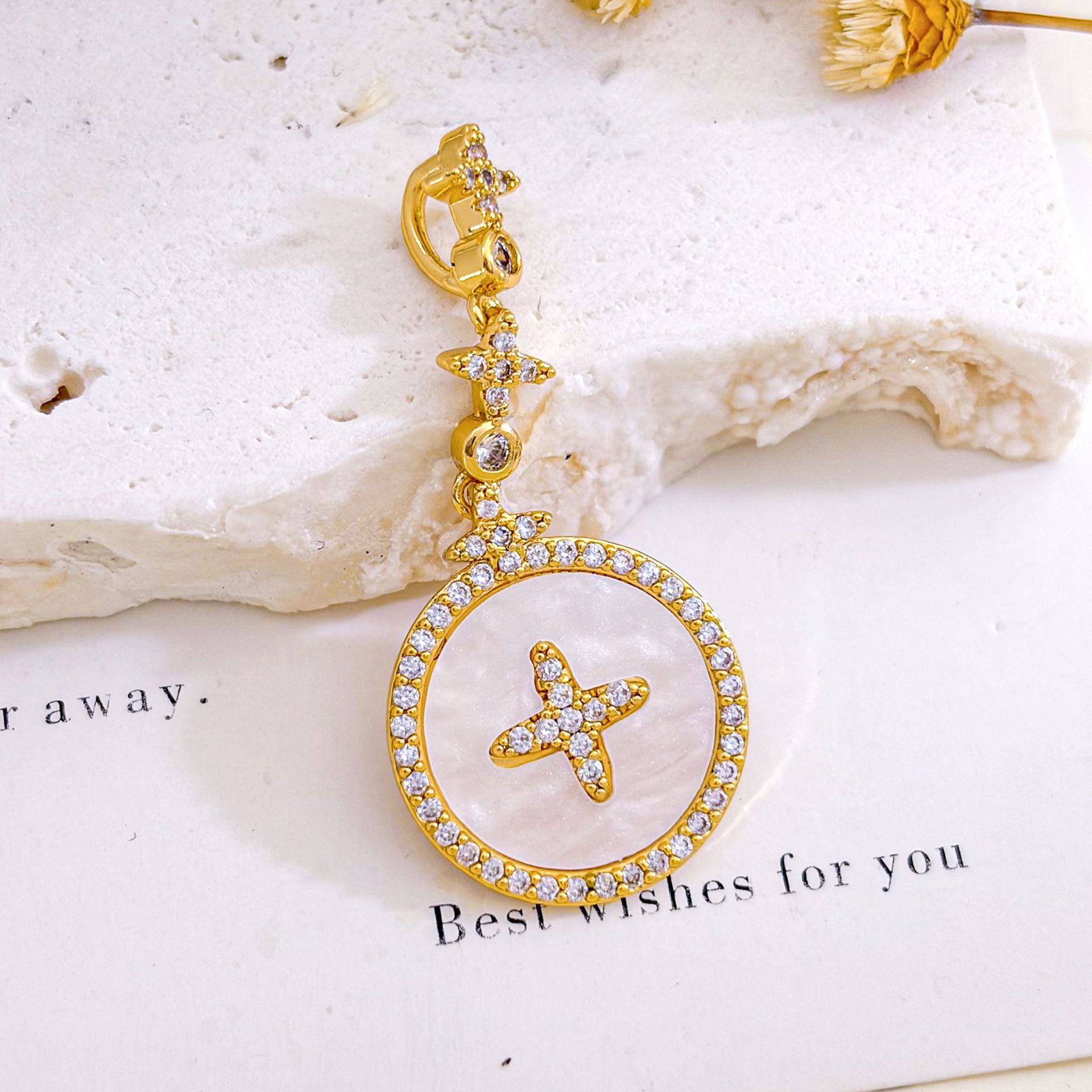 Xl1850 round star pendant gold