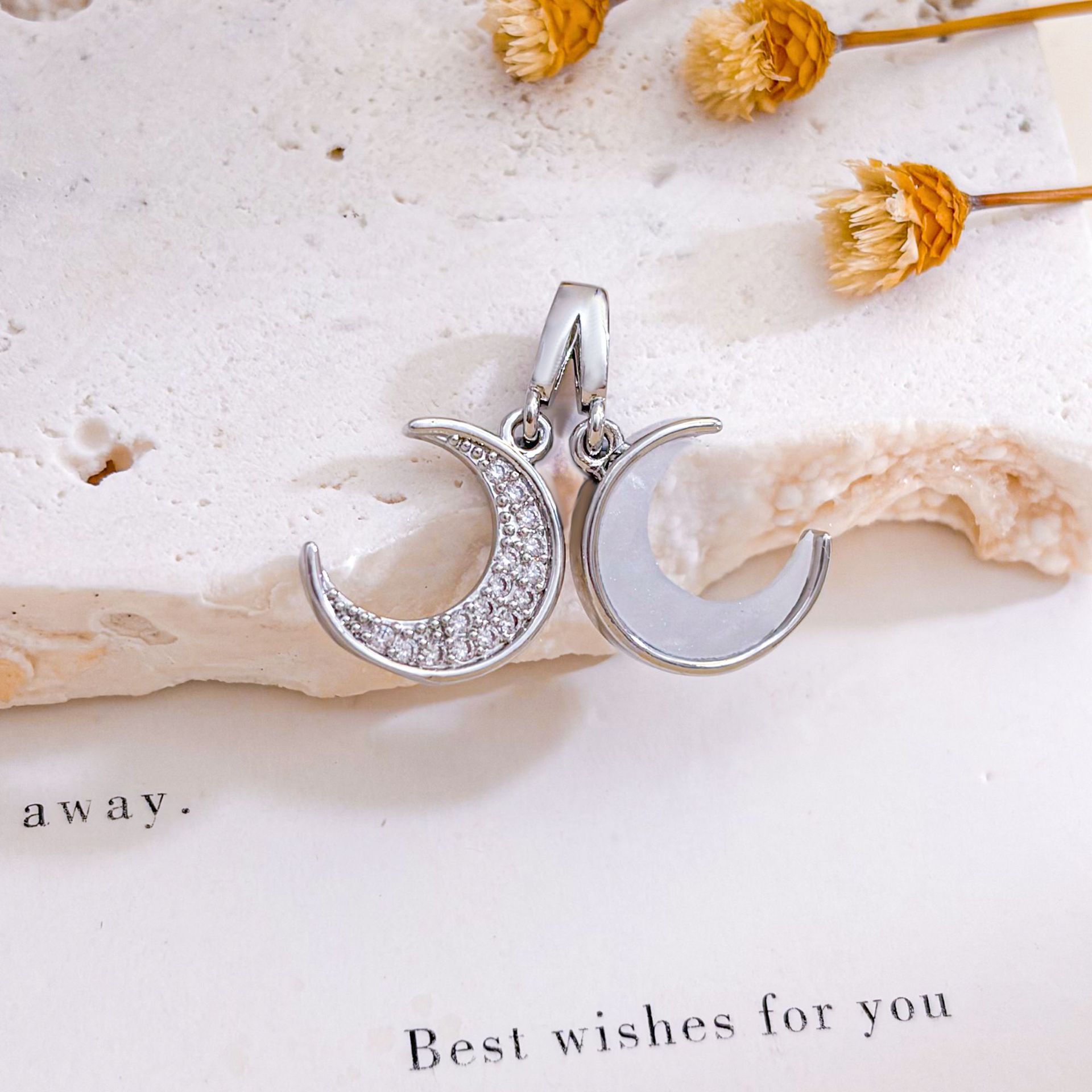 Xl3348 double moon pendant silver