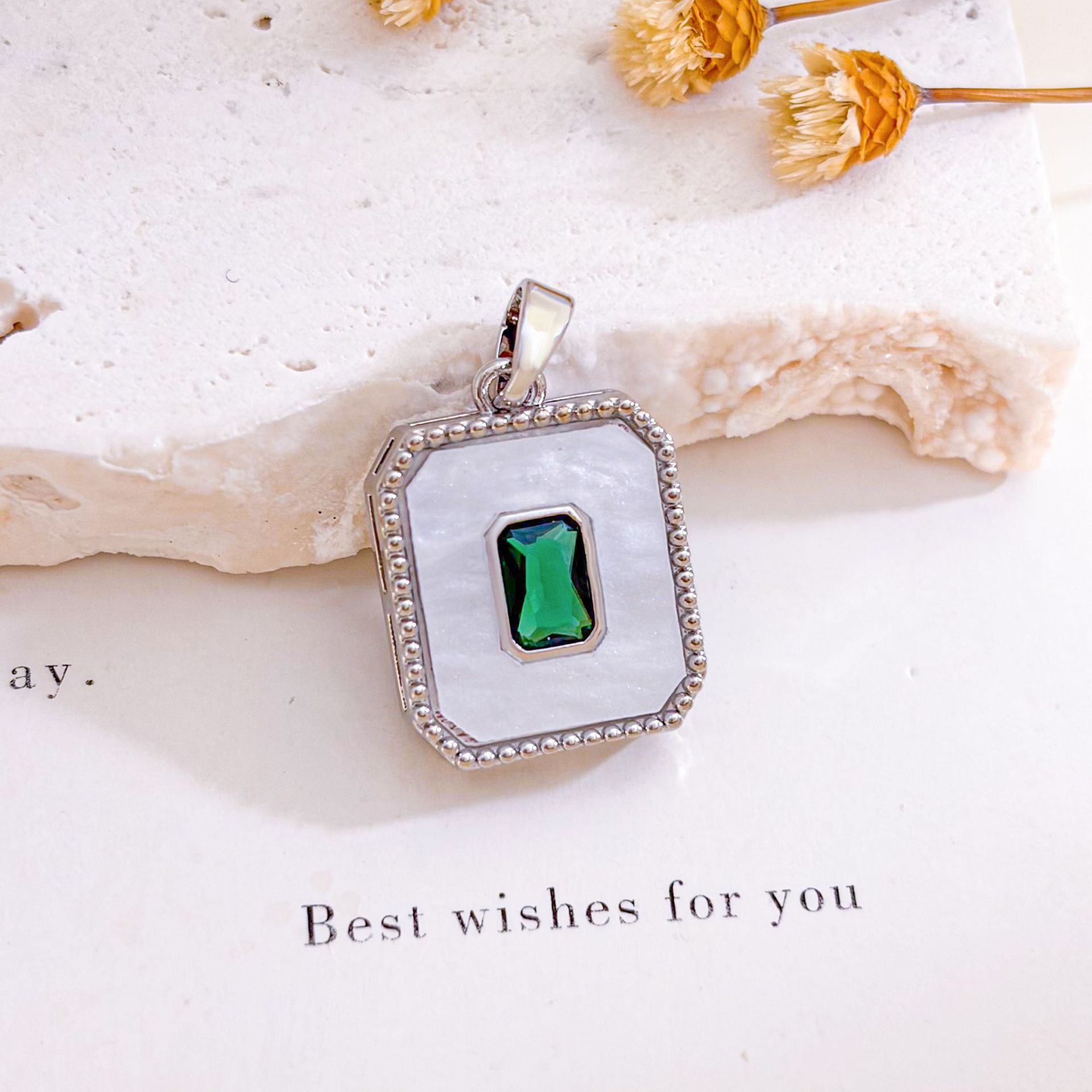Xl771 emerald hexagon pendant silver