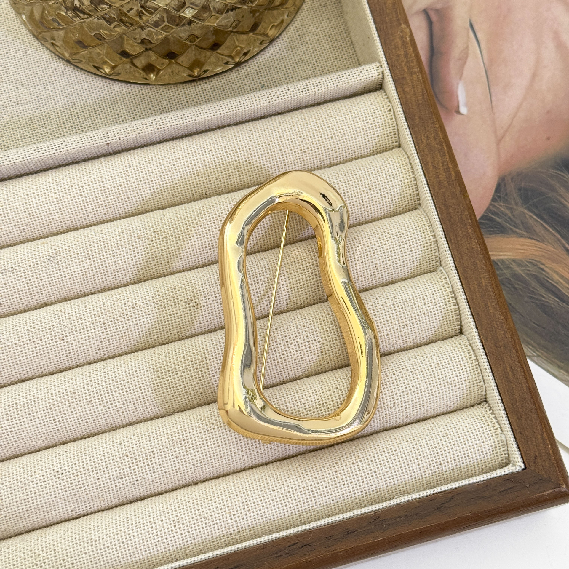 Glossy irregular ring brooch-kc gold