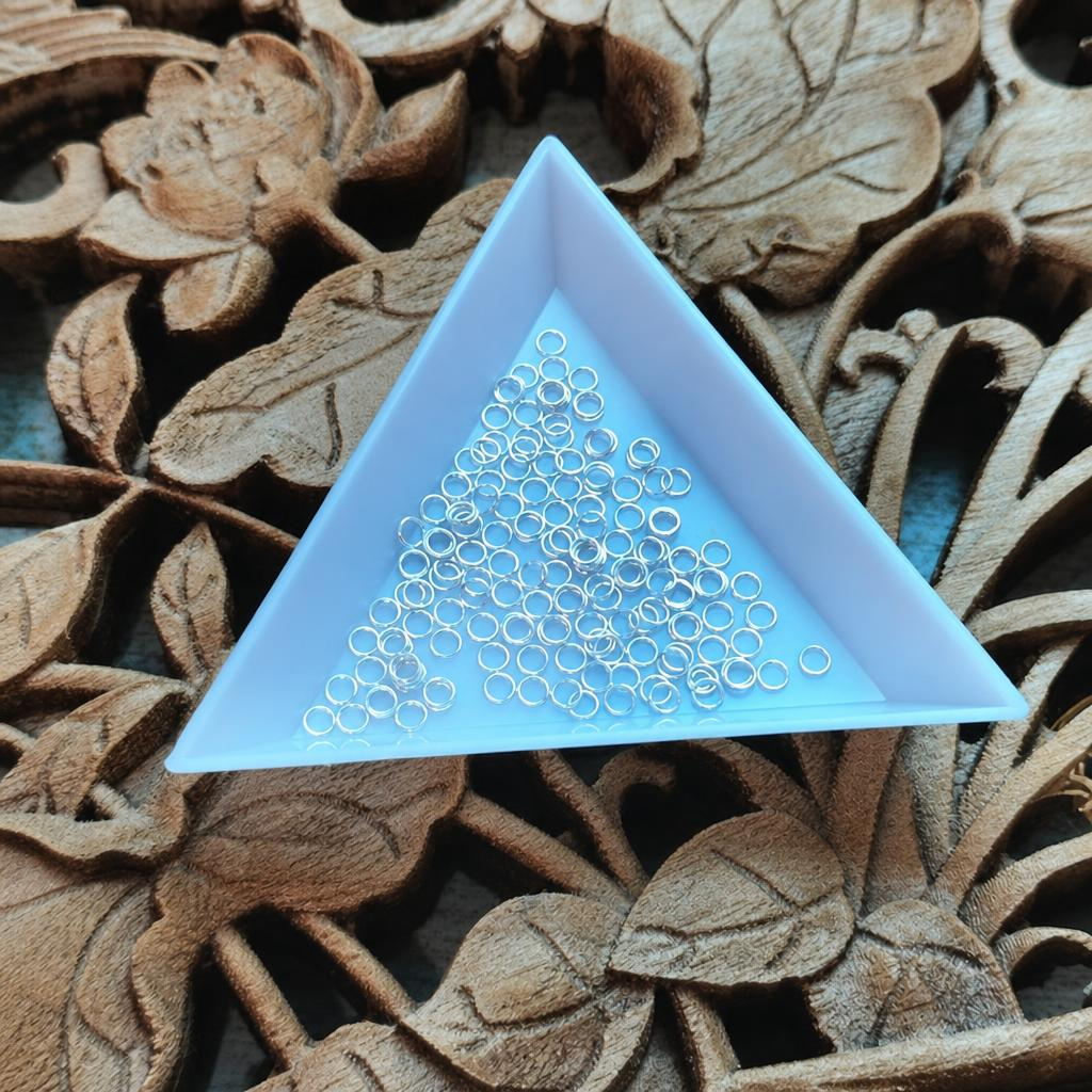 серебряный