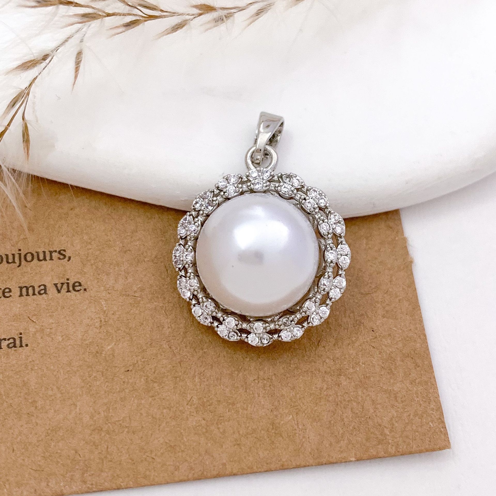 Xl1182 lace hollow round pendant silver