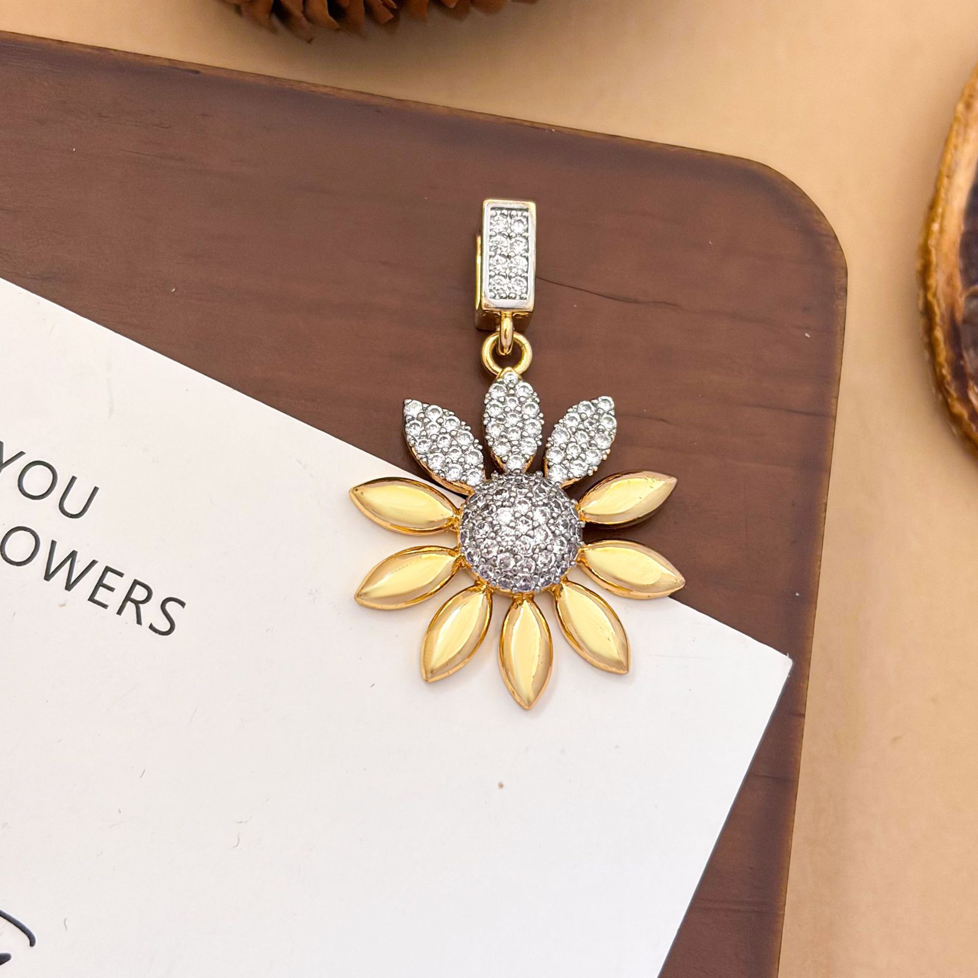 Xl3399 two-color sunflower pendant