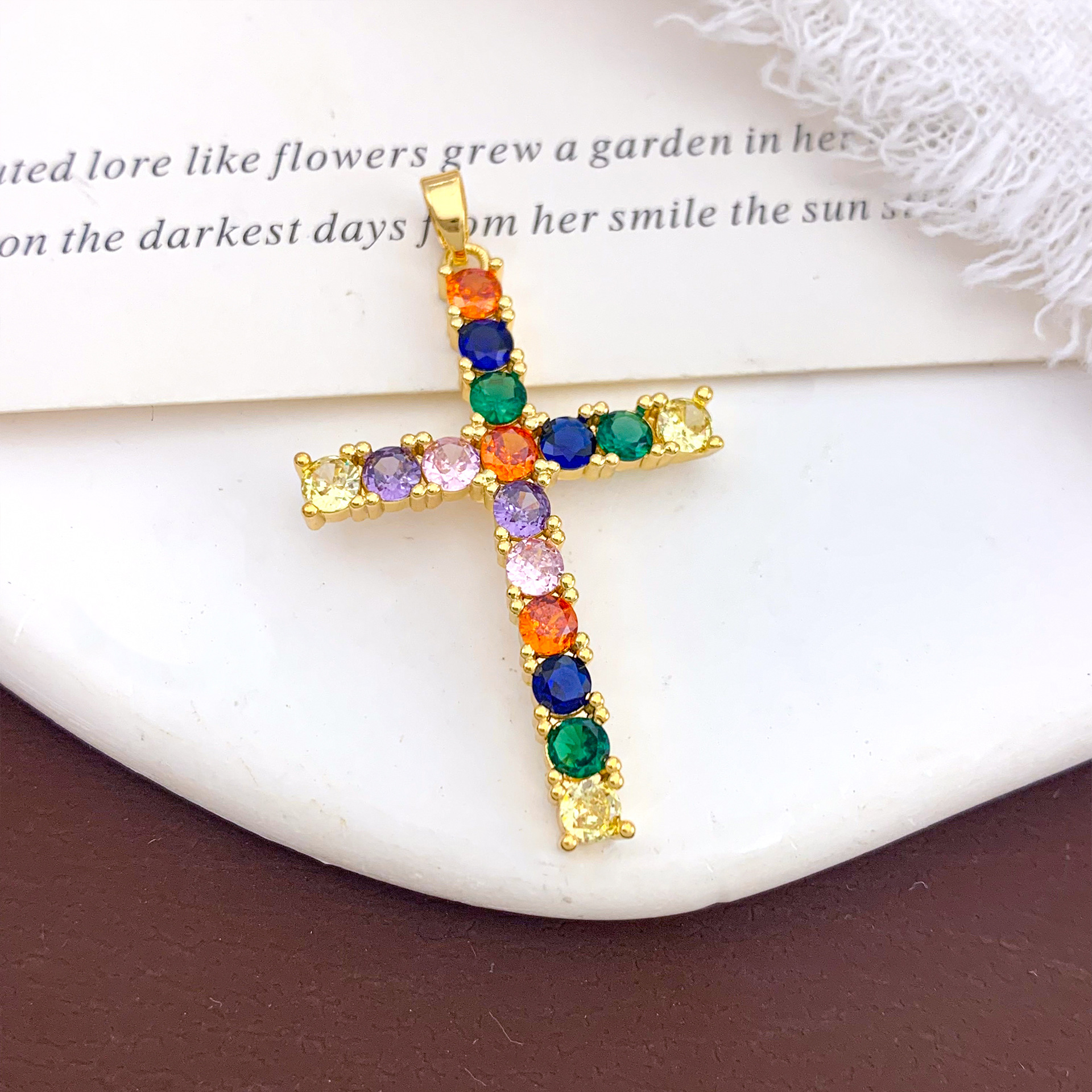 Xl492 color cross pendant gold