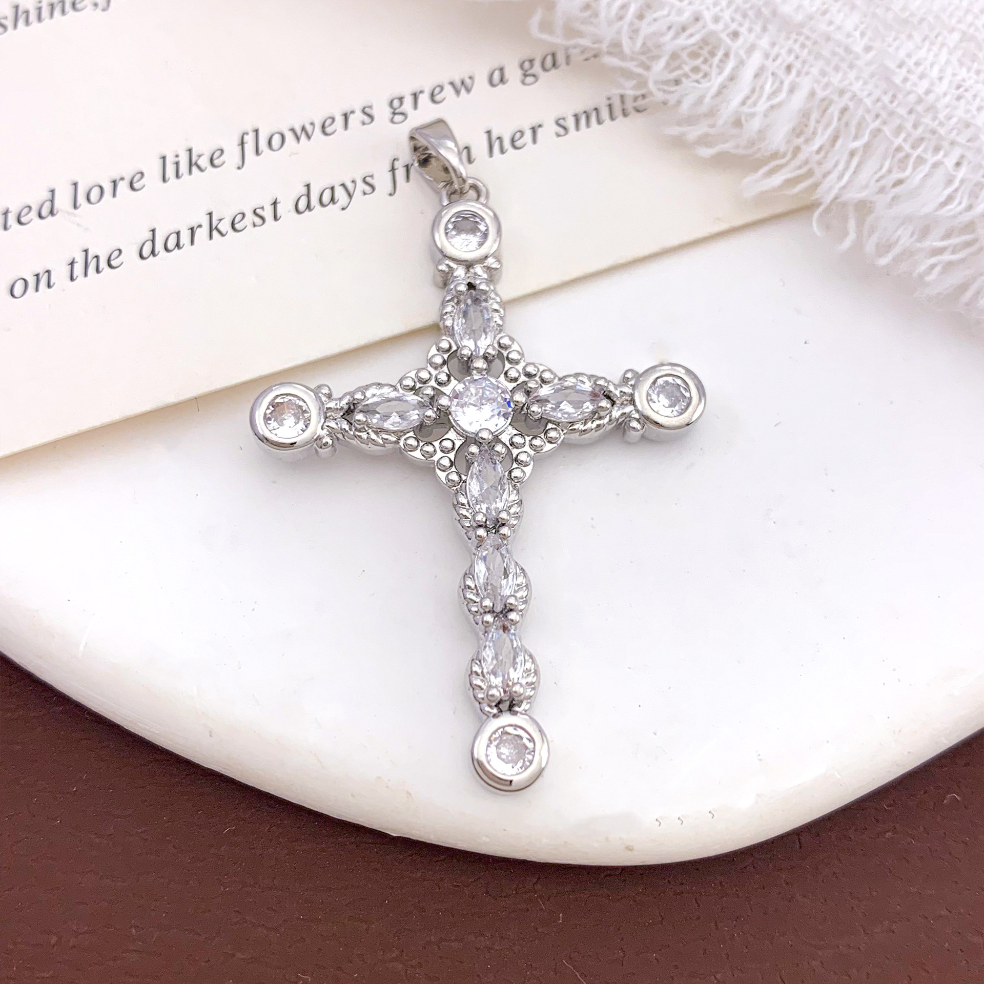 Xl700 cross pendant silver