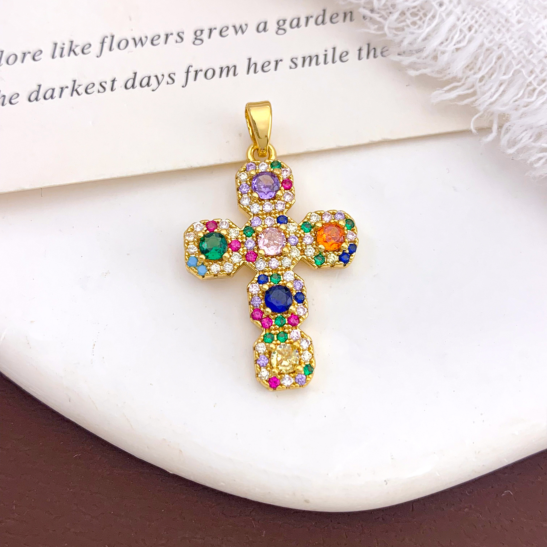 Xl3120 colorful square cross pendant gold