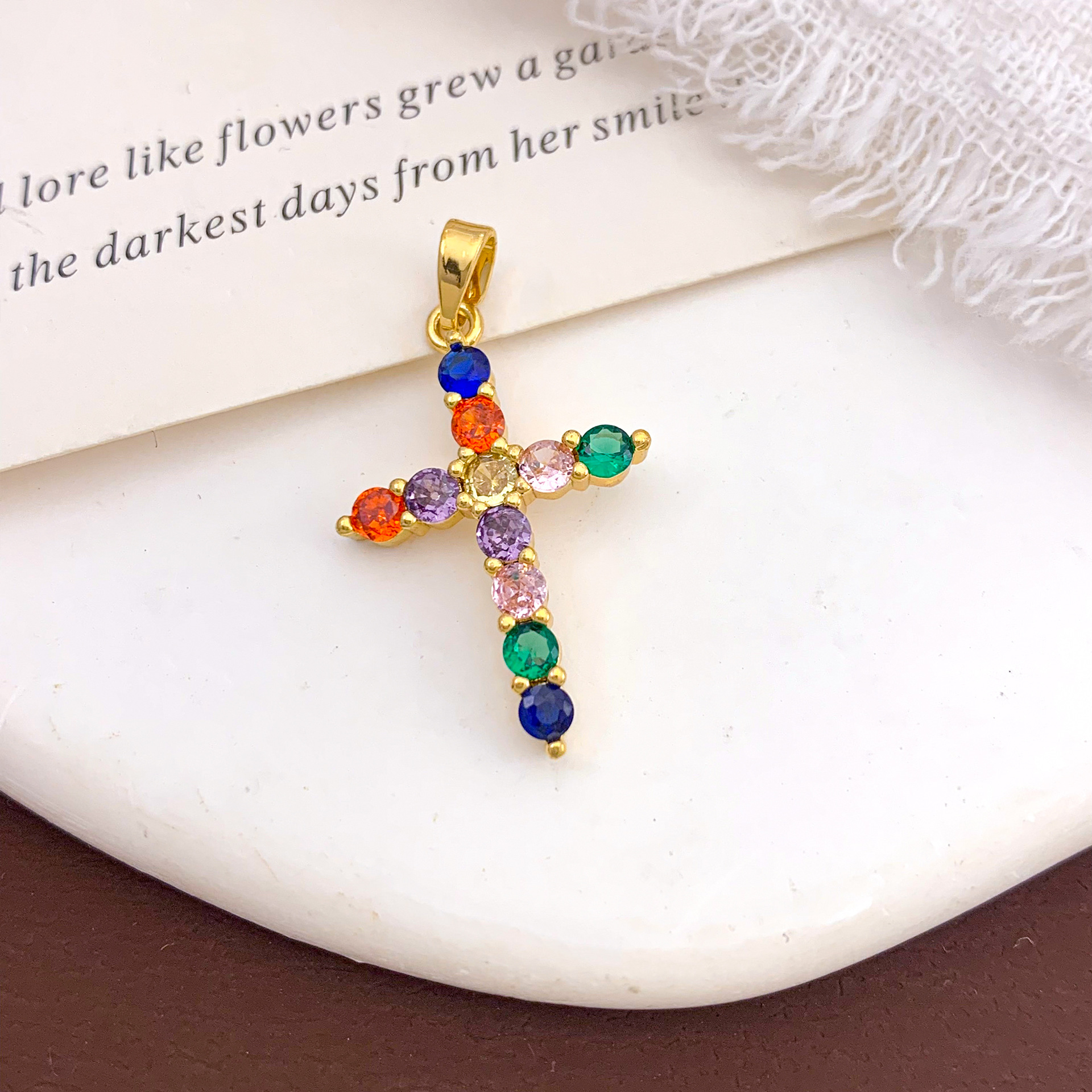 Xl3290 color cross pendant gold