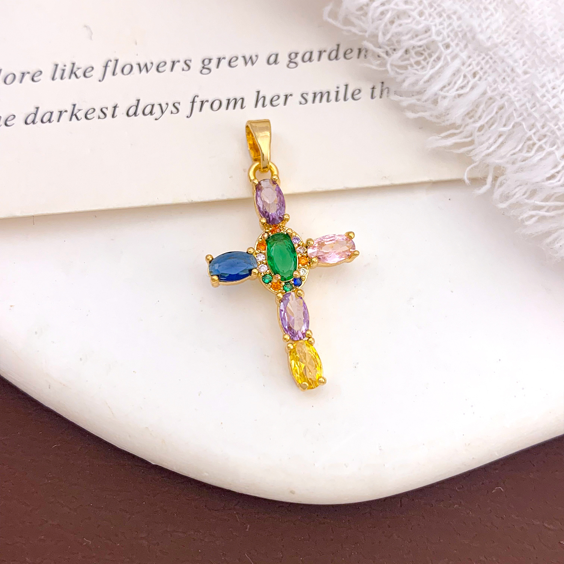 Xl3429 oval color cross pendant gold