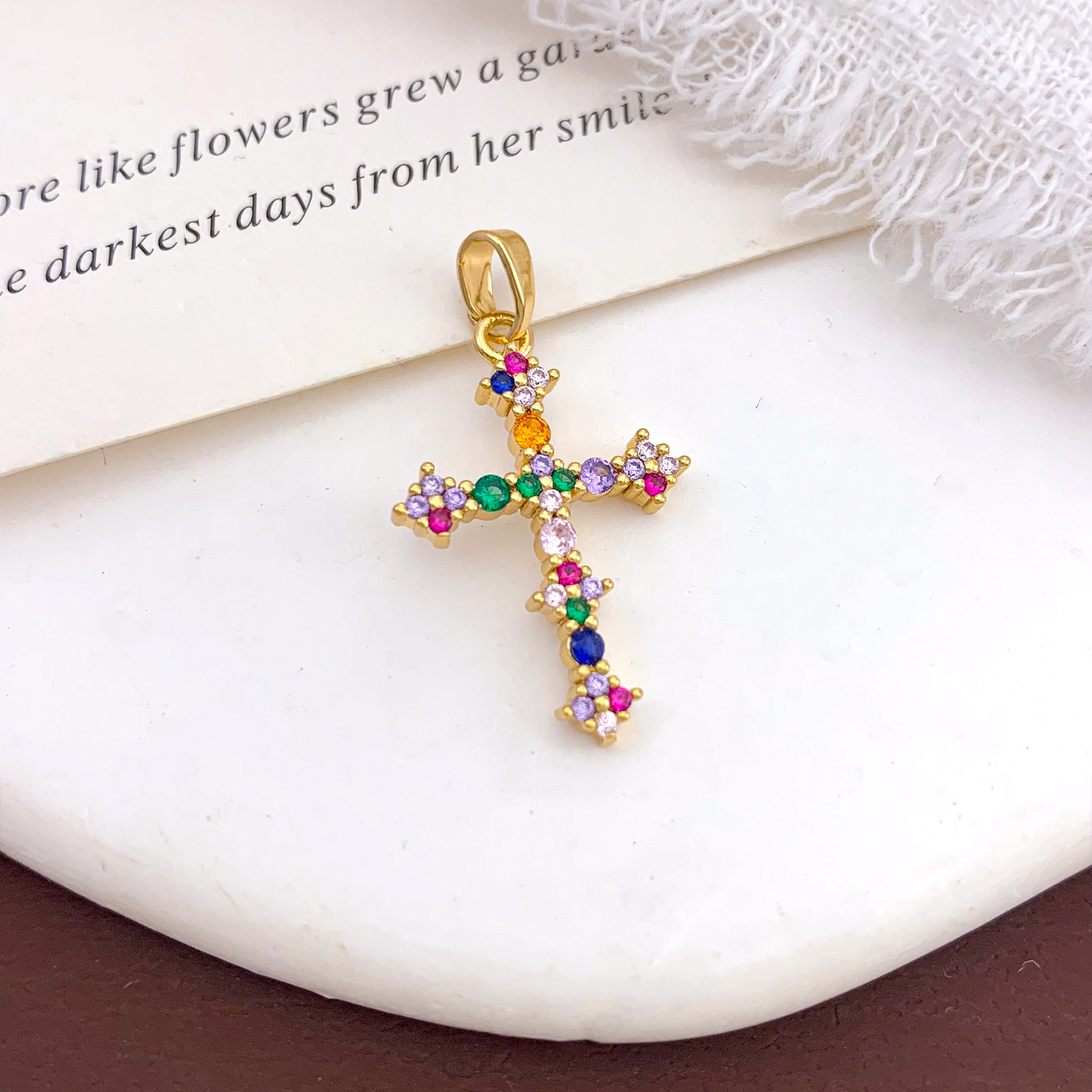 Xl3499 color cross pendant gold
