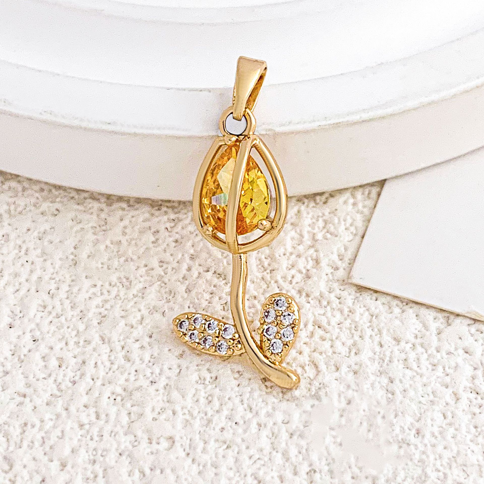 Xl2385 golden tulip pendant gold