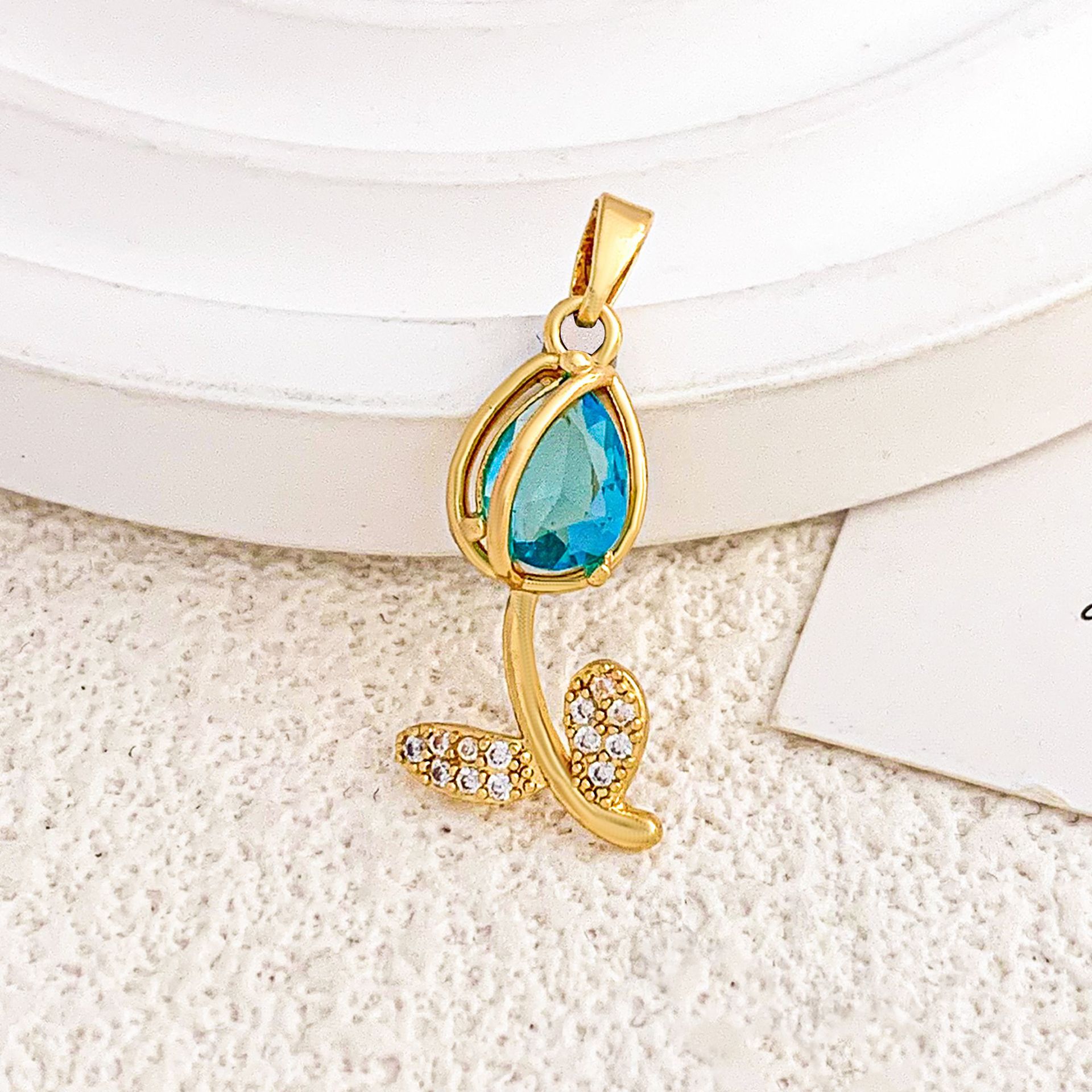 Xl2385 sea blue tulip pendant gold