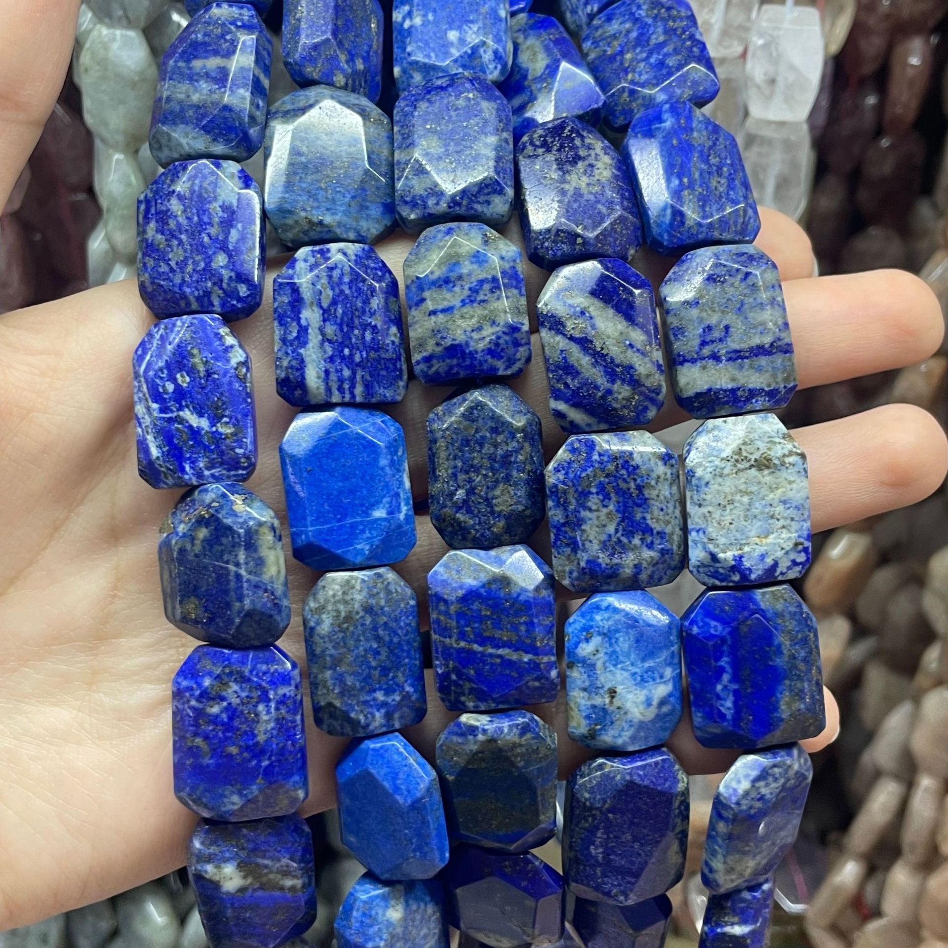 Natural lapis lazuli