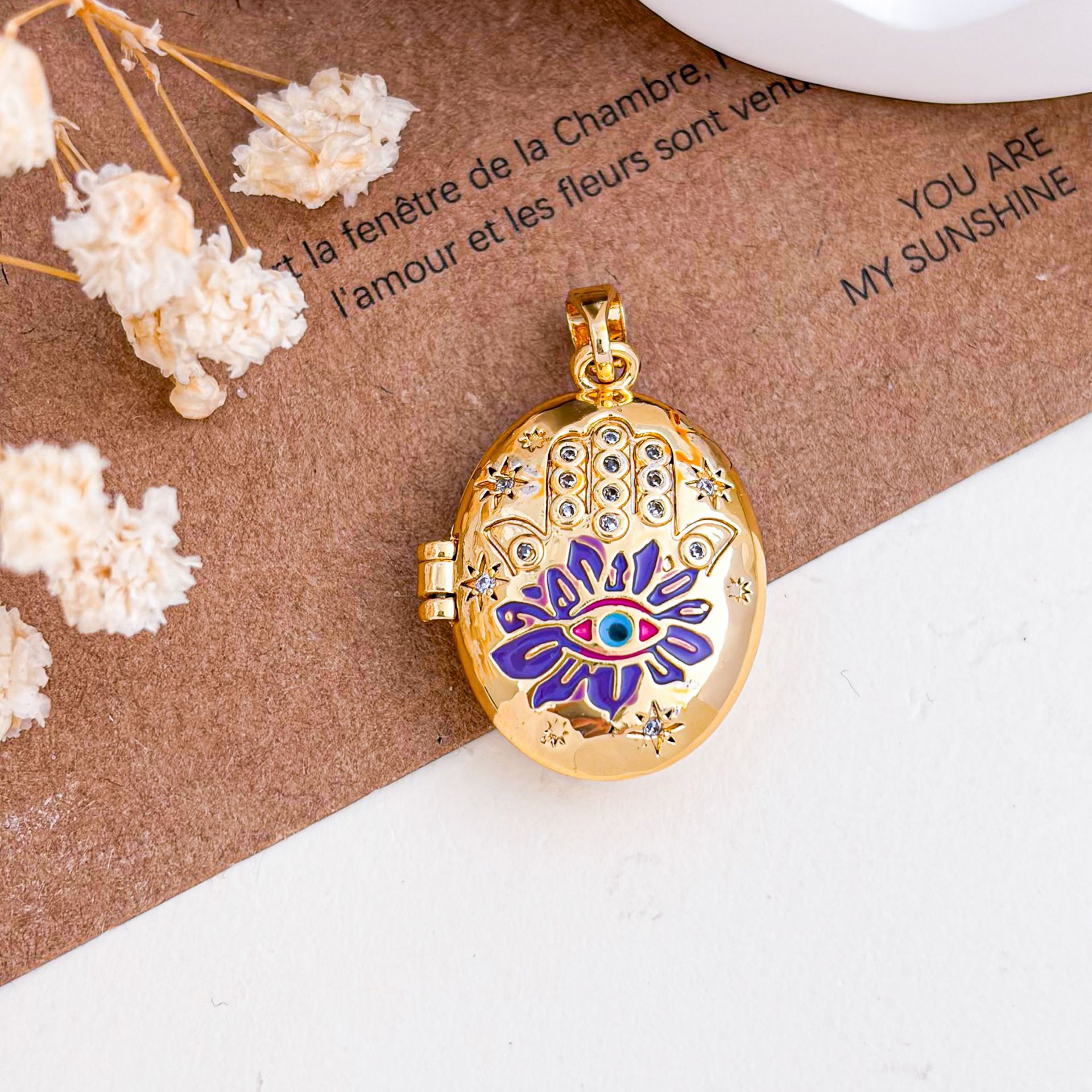 Xl5002 devil's eye photo clip pendant gold purple
