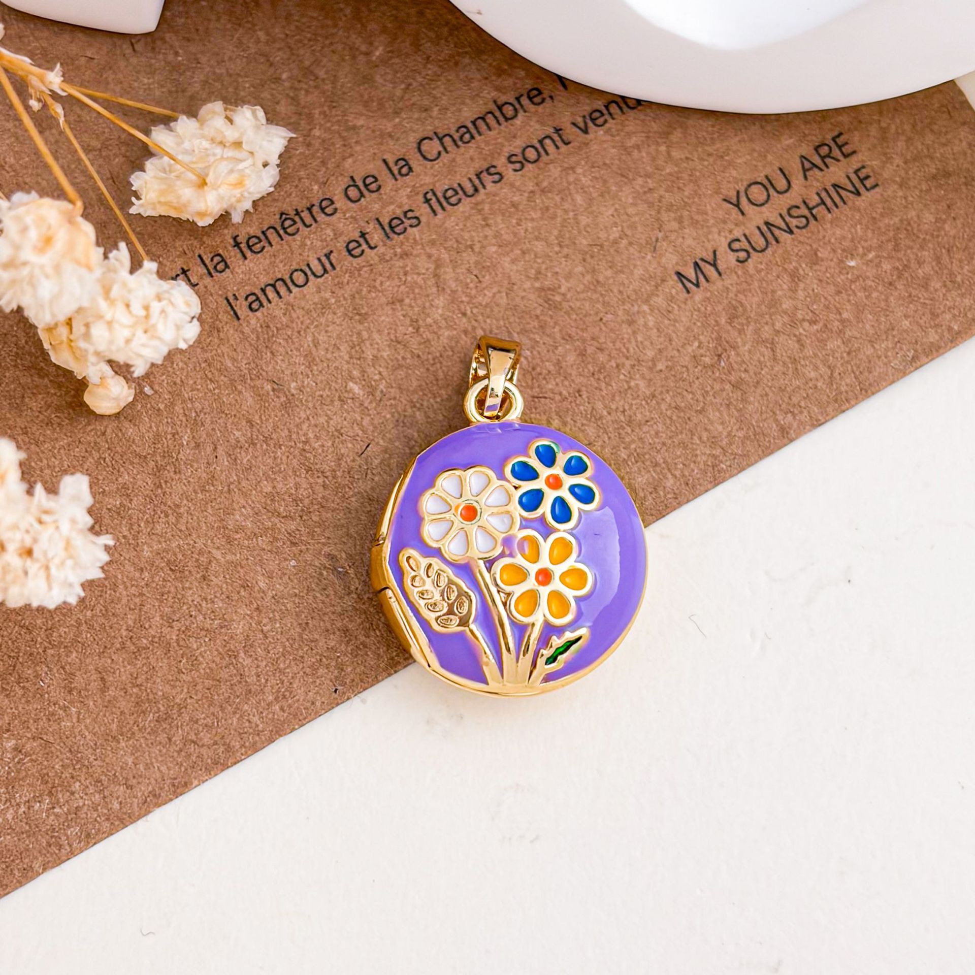 Xl5023 daisy photo clip pendant gold purple