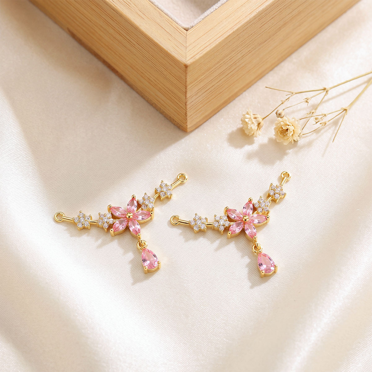 Xl6102 pink five-petal flower pendant gold