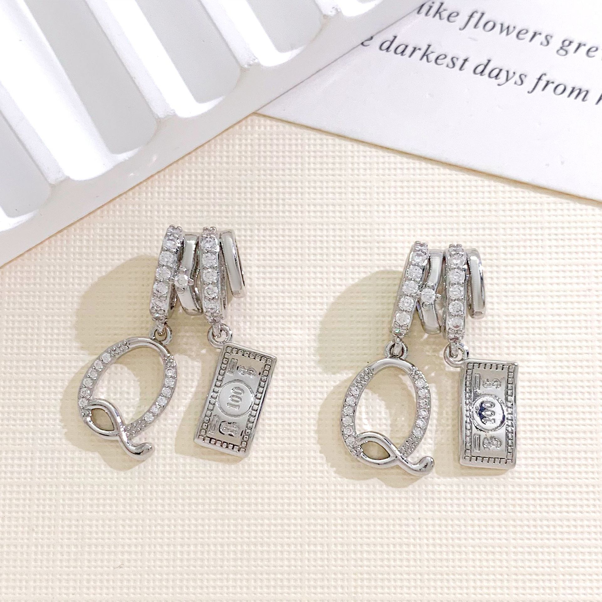Xl3711 usd letter q combination pendant silver
