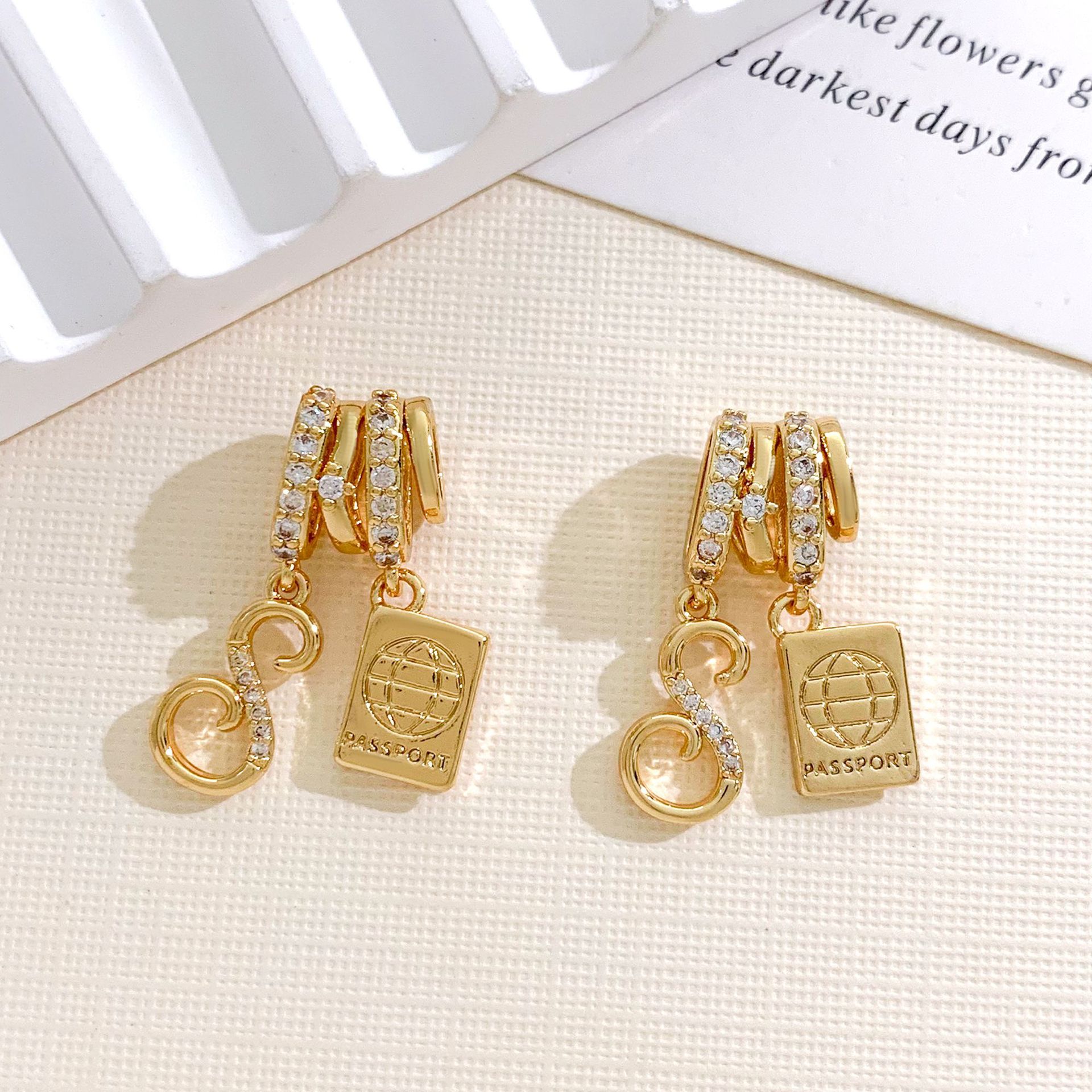 Xl4073 planet letter s combination pendant gold