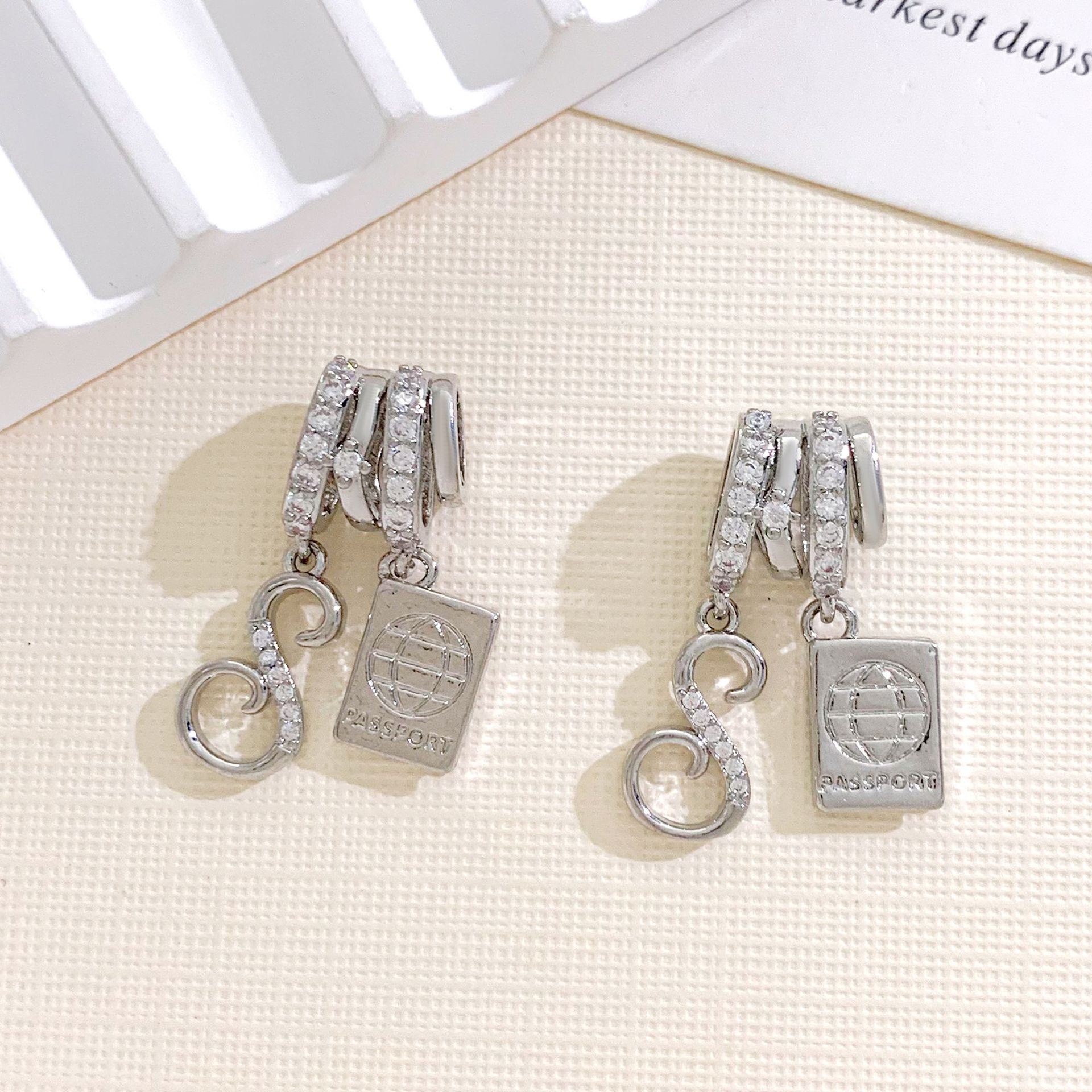 Xl4073 planet letter s combination pendant silver