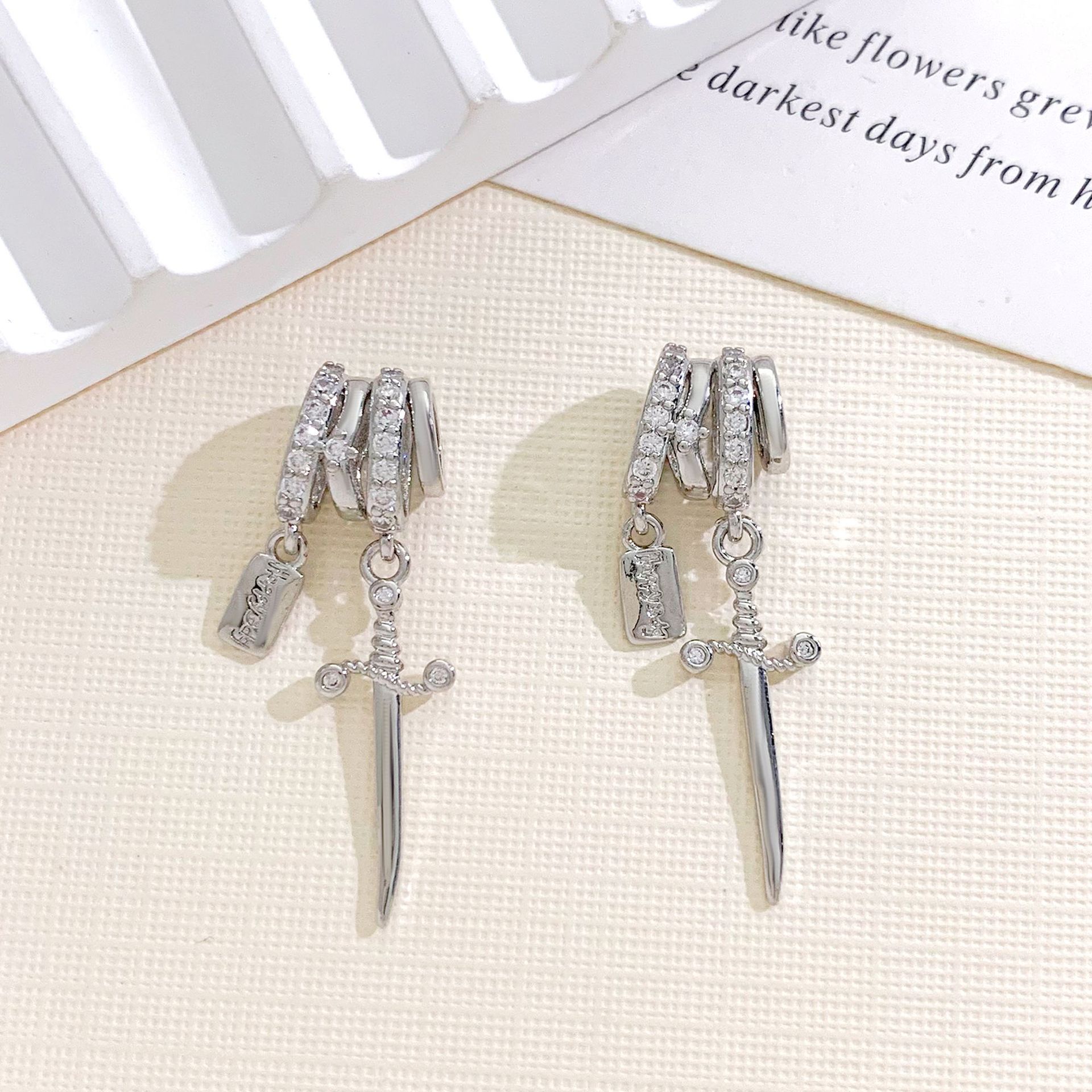 Xl4458 letter plate sword pendant silver