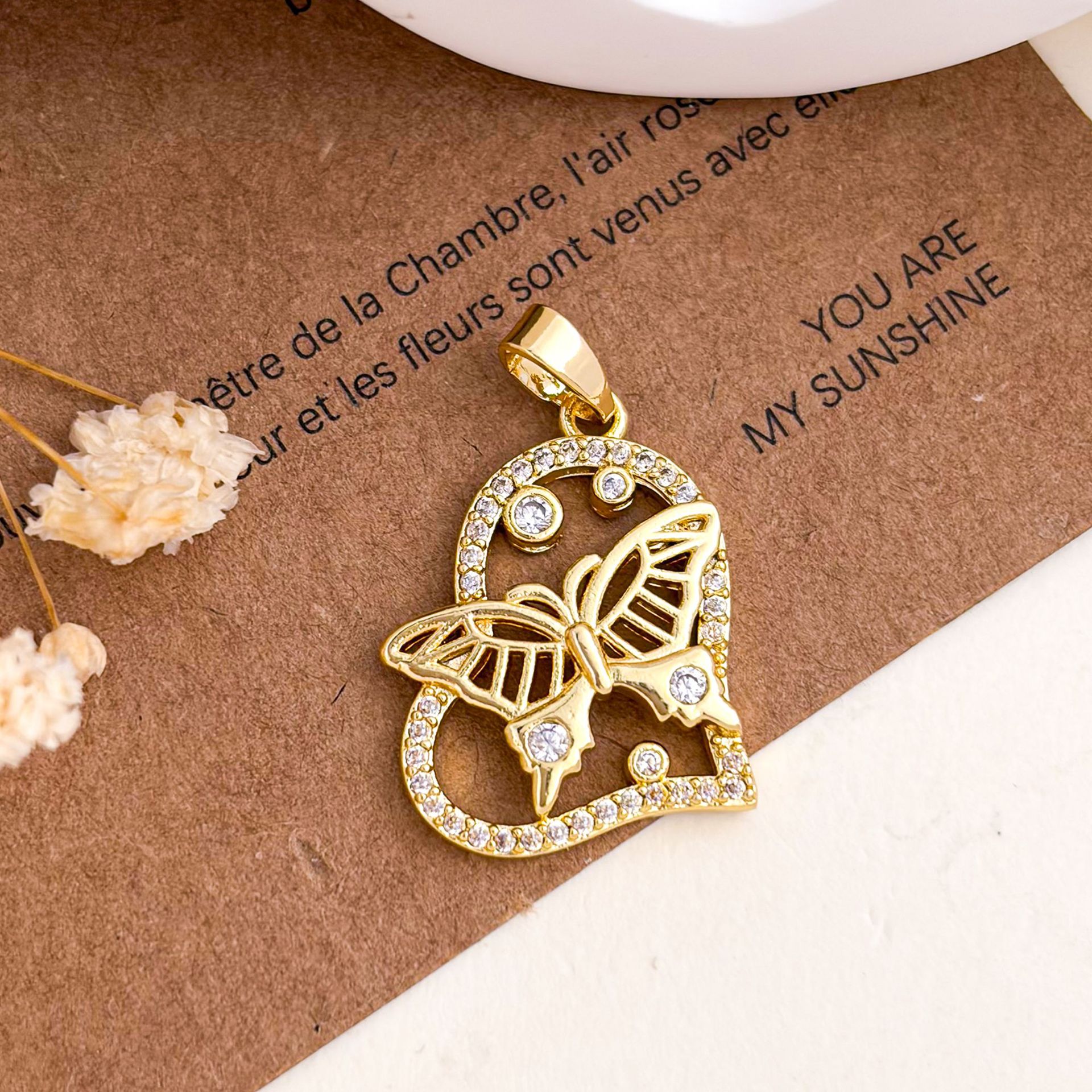 Xl5737 butterfly love pendant gold
