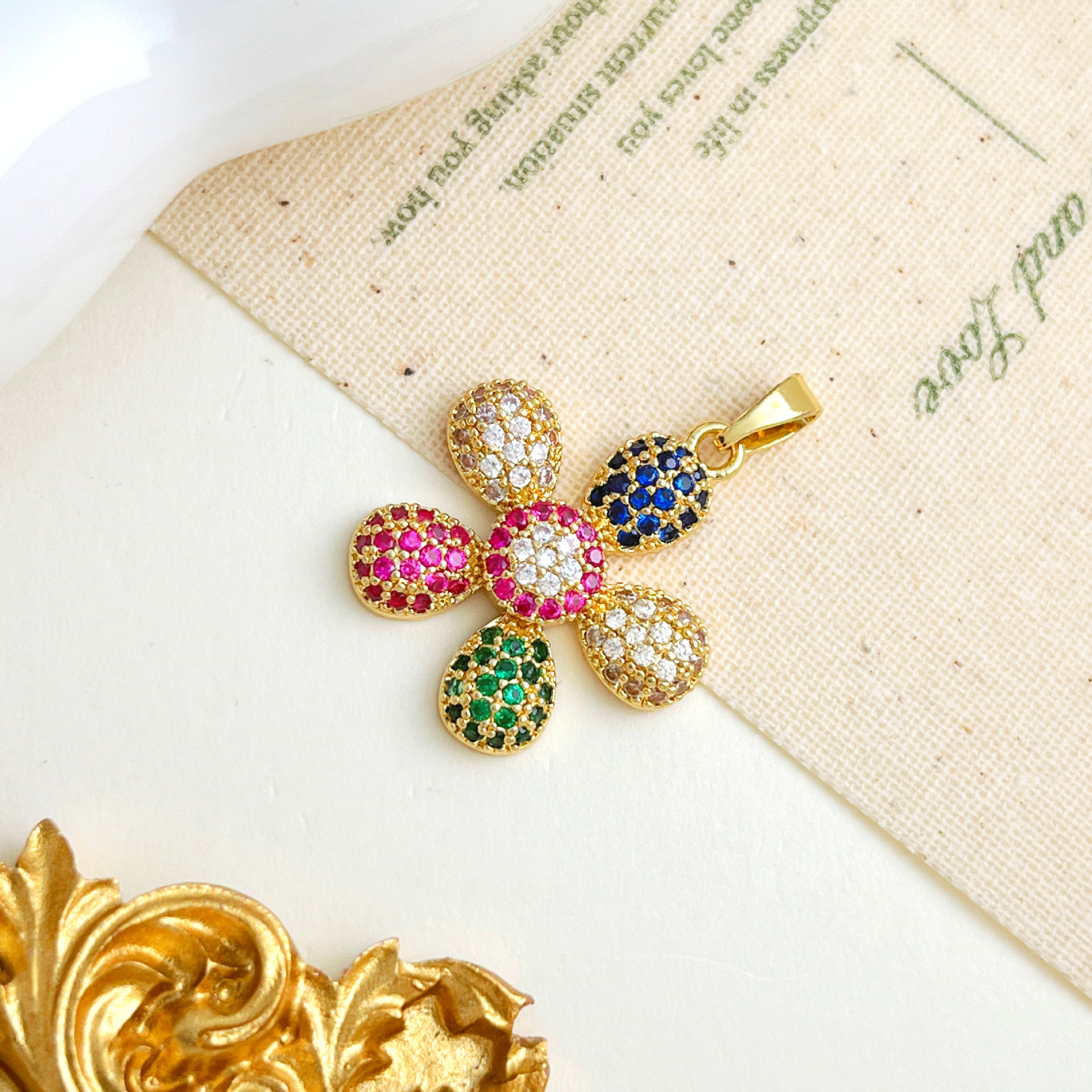 Xl1385 colorful five-petal flower pendant gold