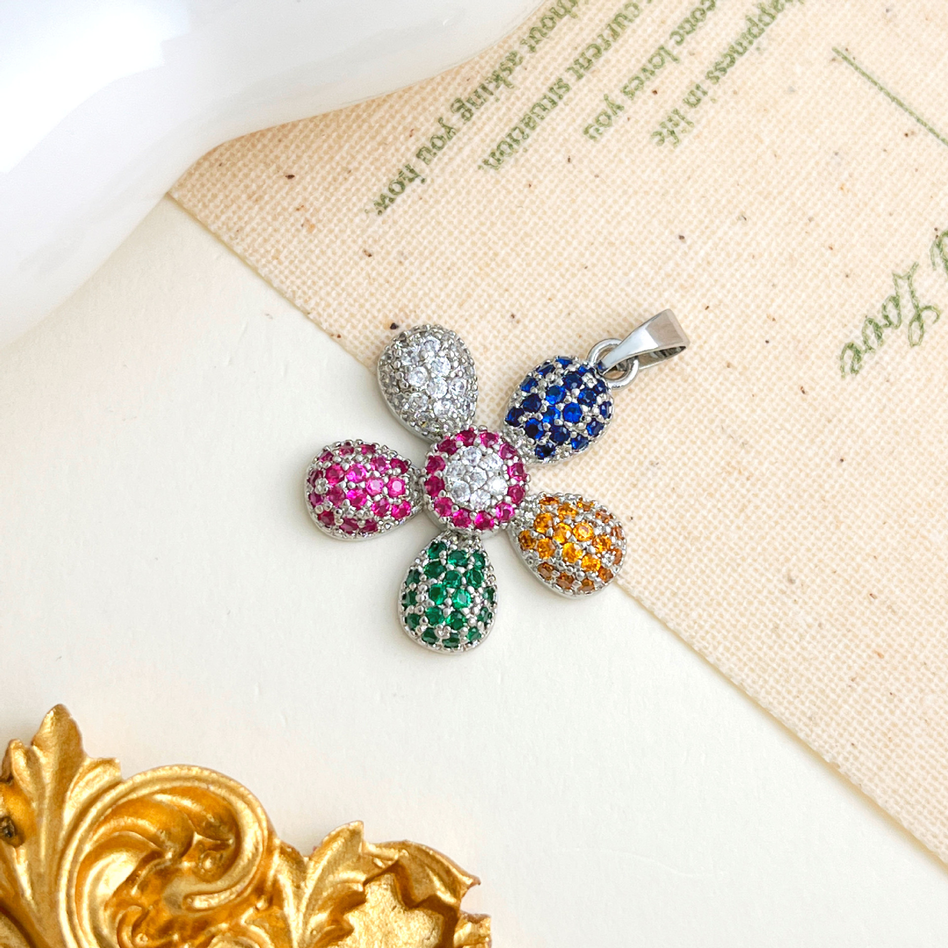 Xl1385 colorful five-petal flower pendant silver