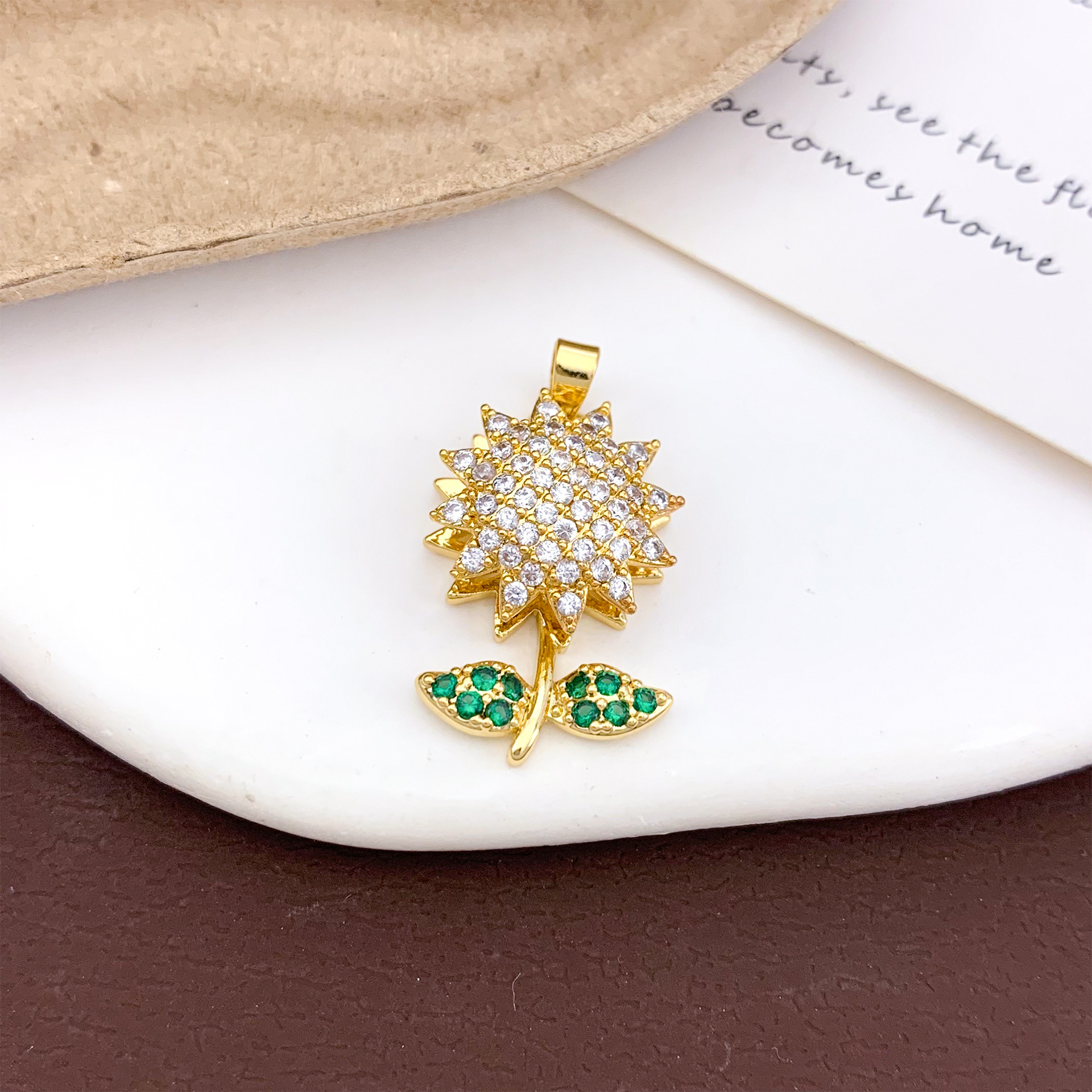 Xl486 rotating sunflower pendant golden green leaves