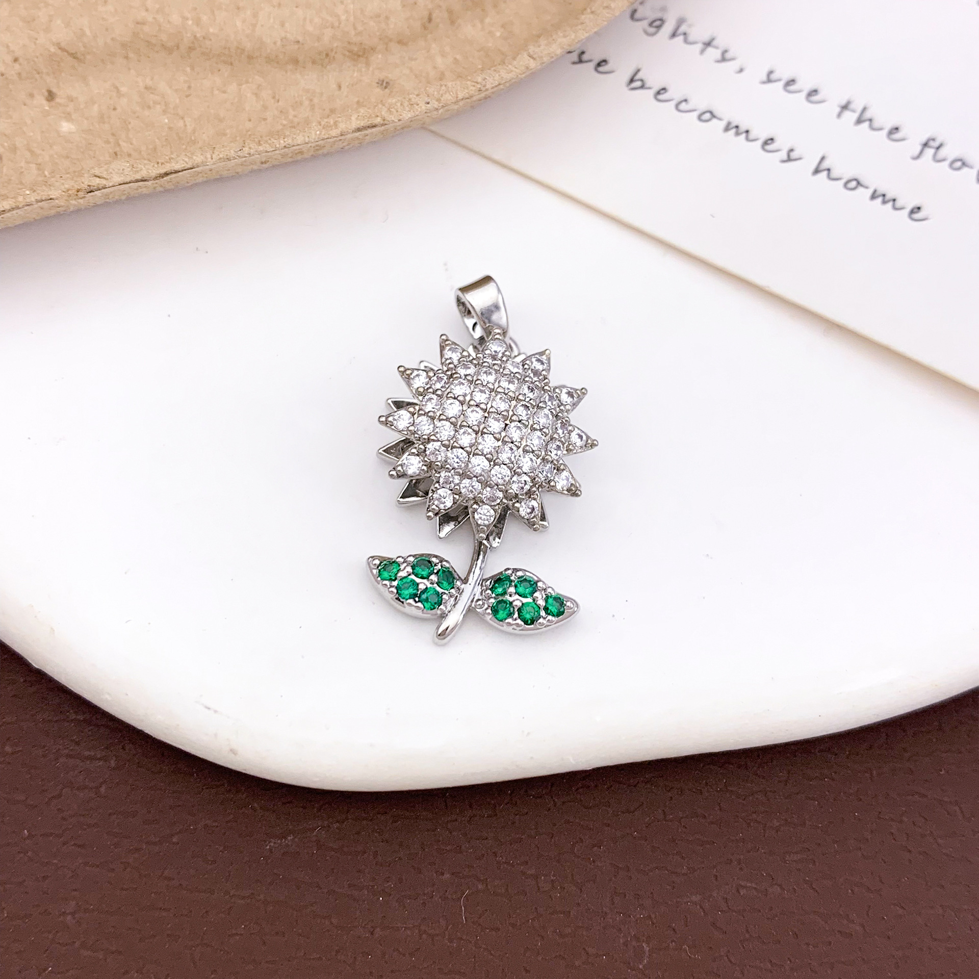 Xl486 rotating sunflower pendant silver green leaves
