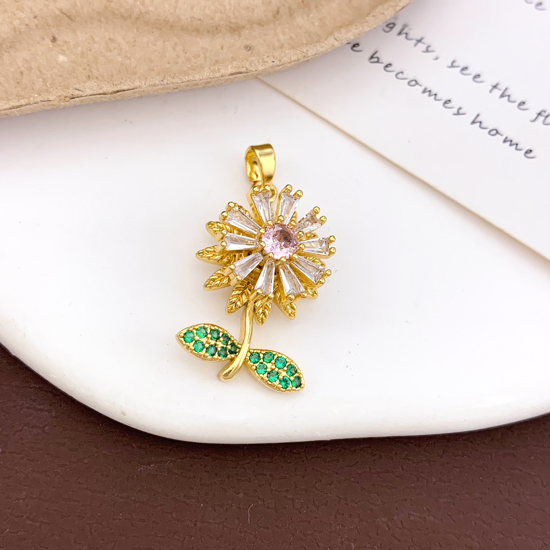 Xl675 rotating multi-petal flower pendant gold powder