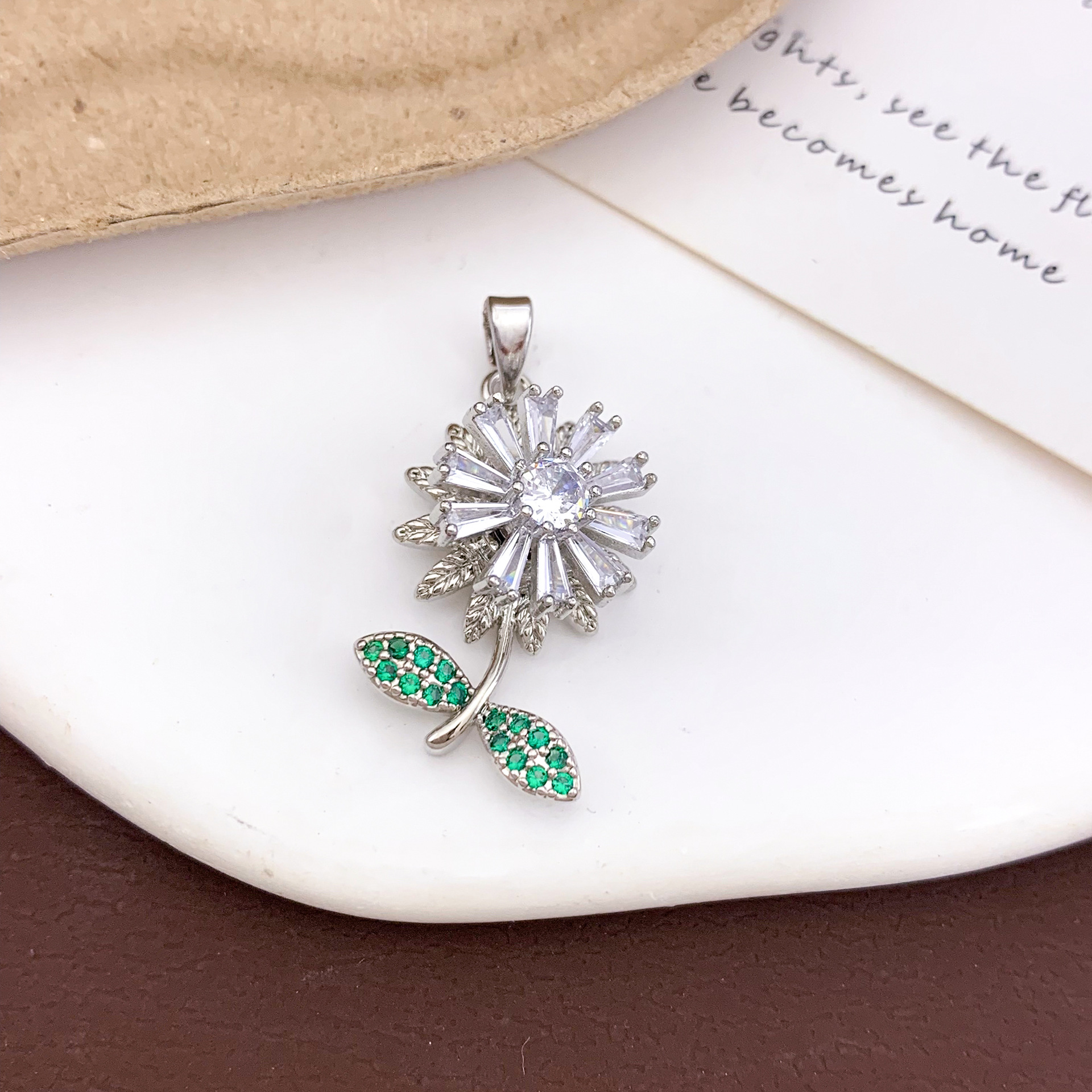 Xl675 rotating multi-petal flower pendant silver