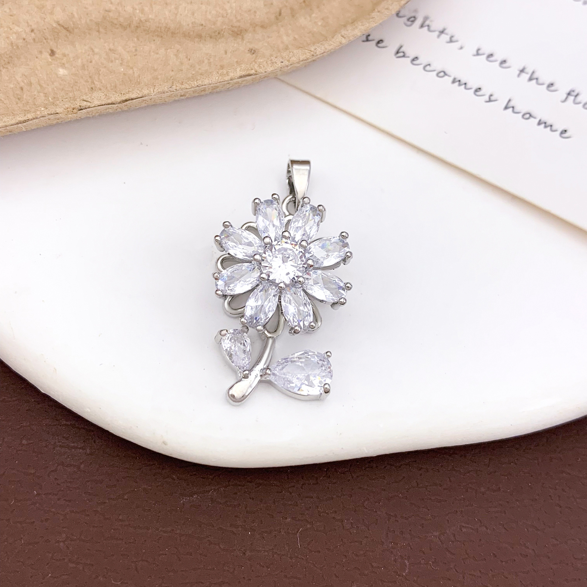 Xl1646 rotating sunflower pendant silver