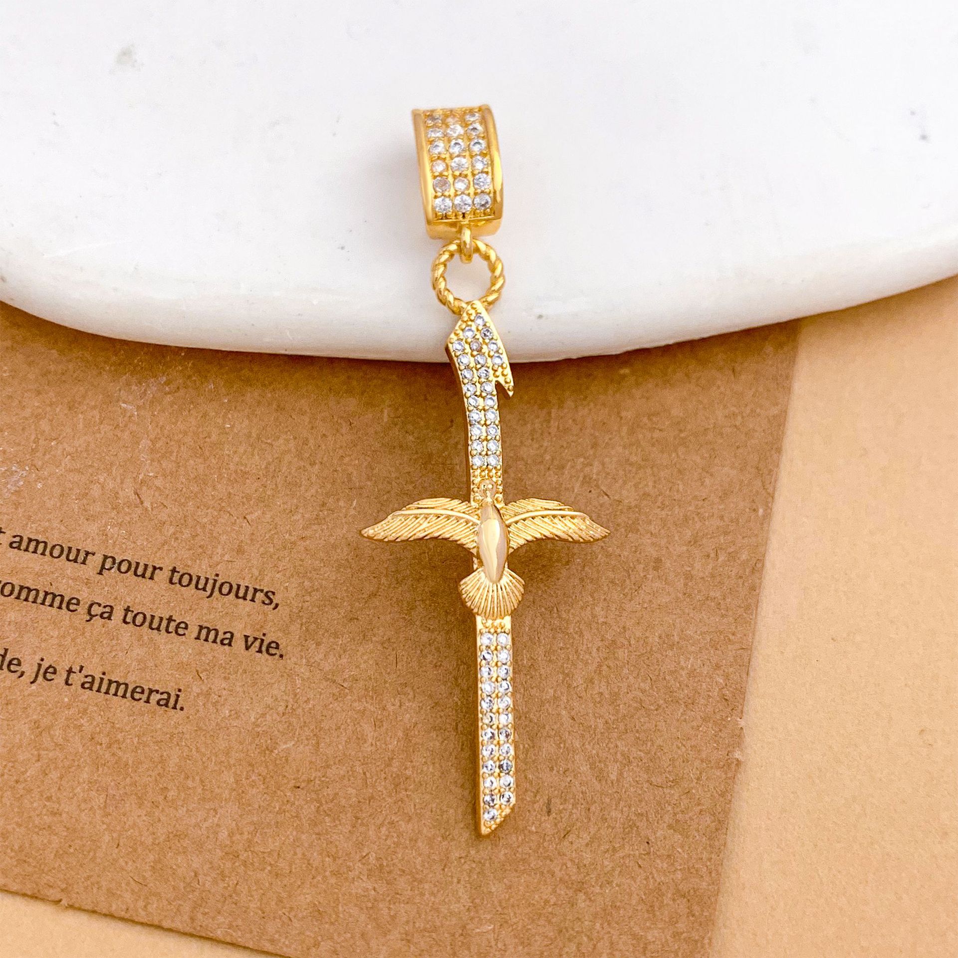 Xl2383 dapeng spreading wings pendant gold
