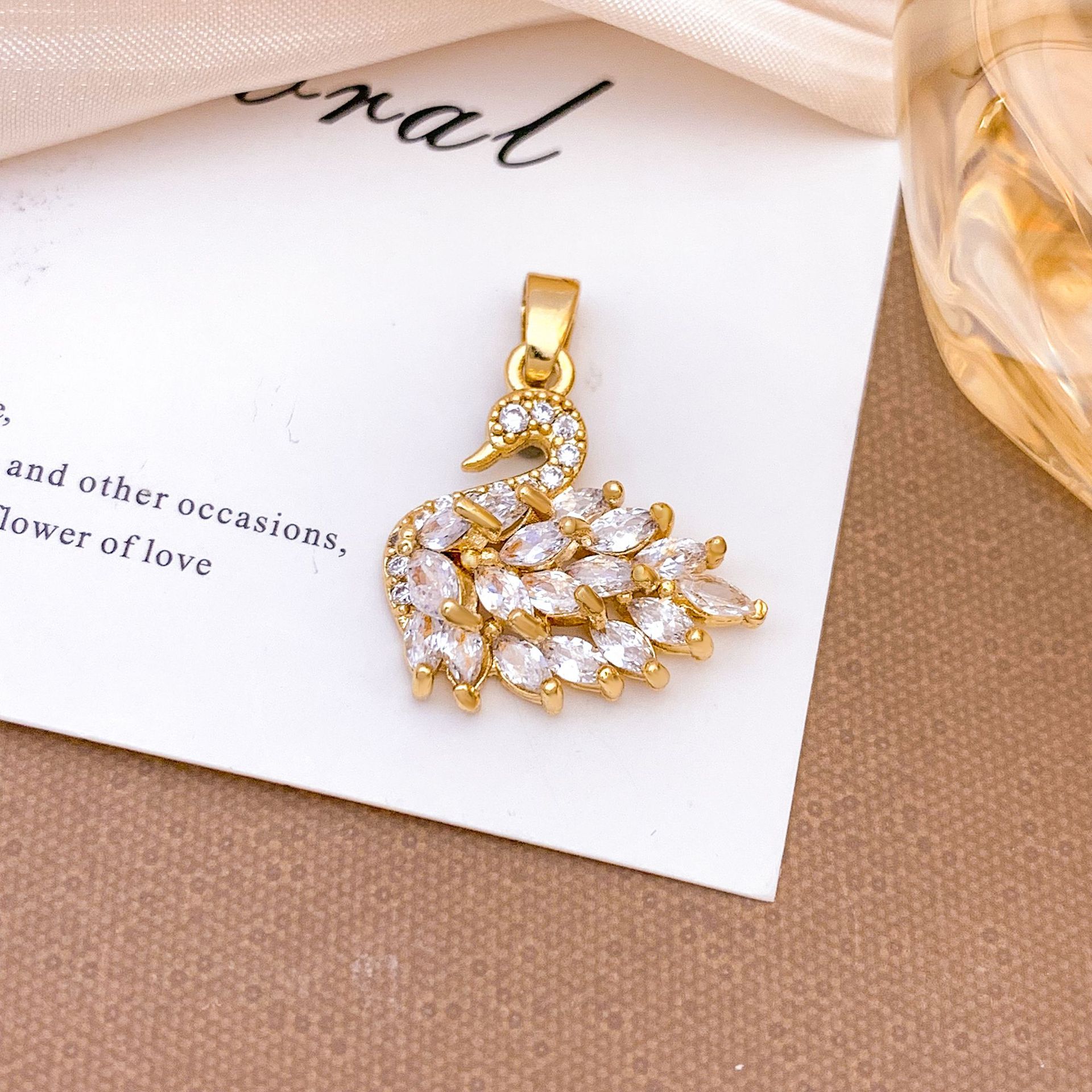 Xl323 swan pendant gold trumpet