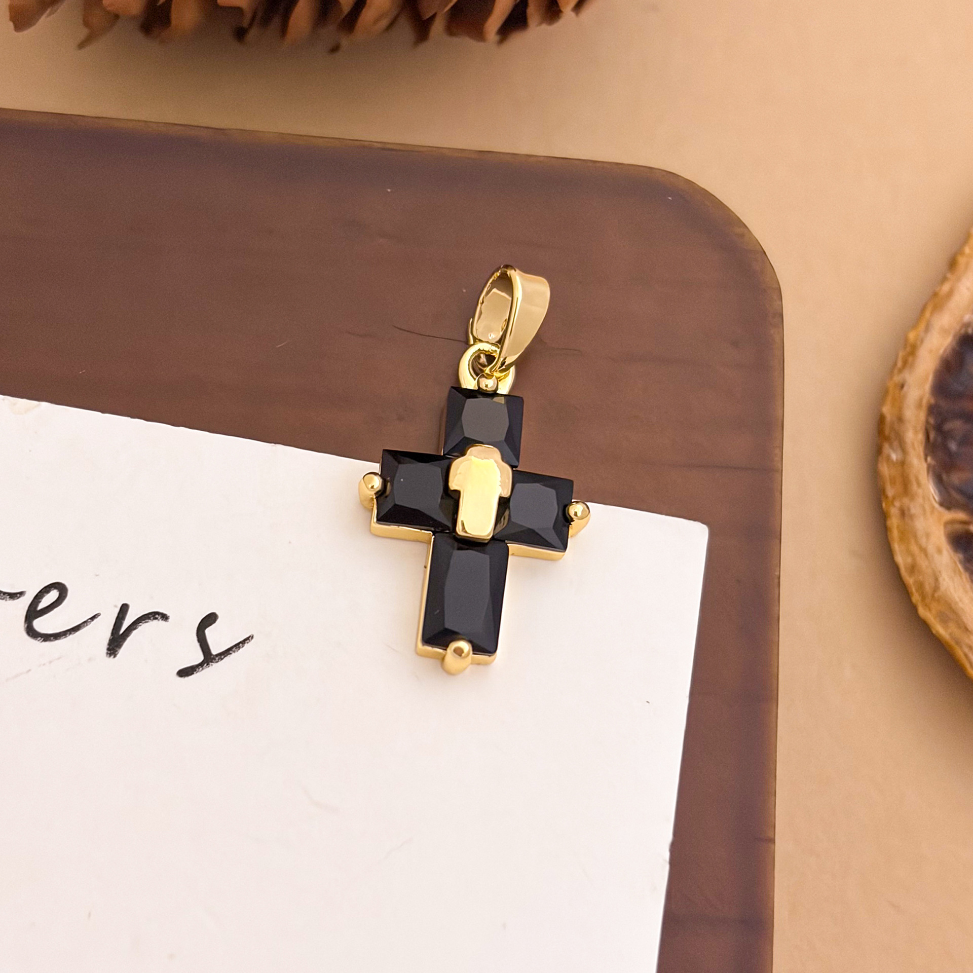 Xl5906 black cross pendant gold