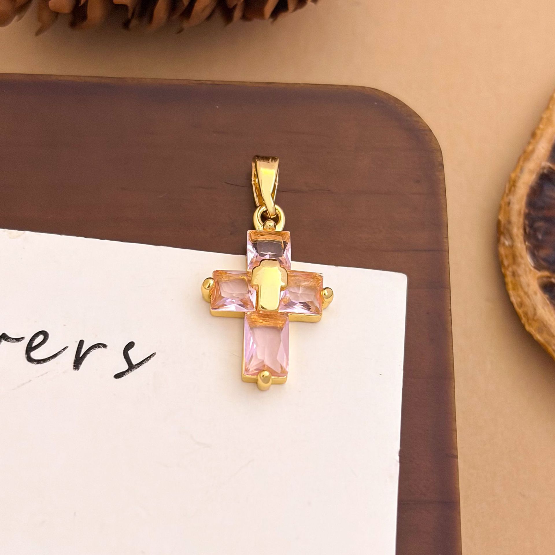 Xl5906 pink cross pendant gold
