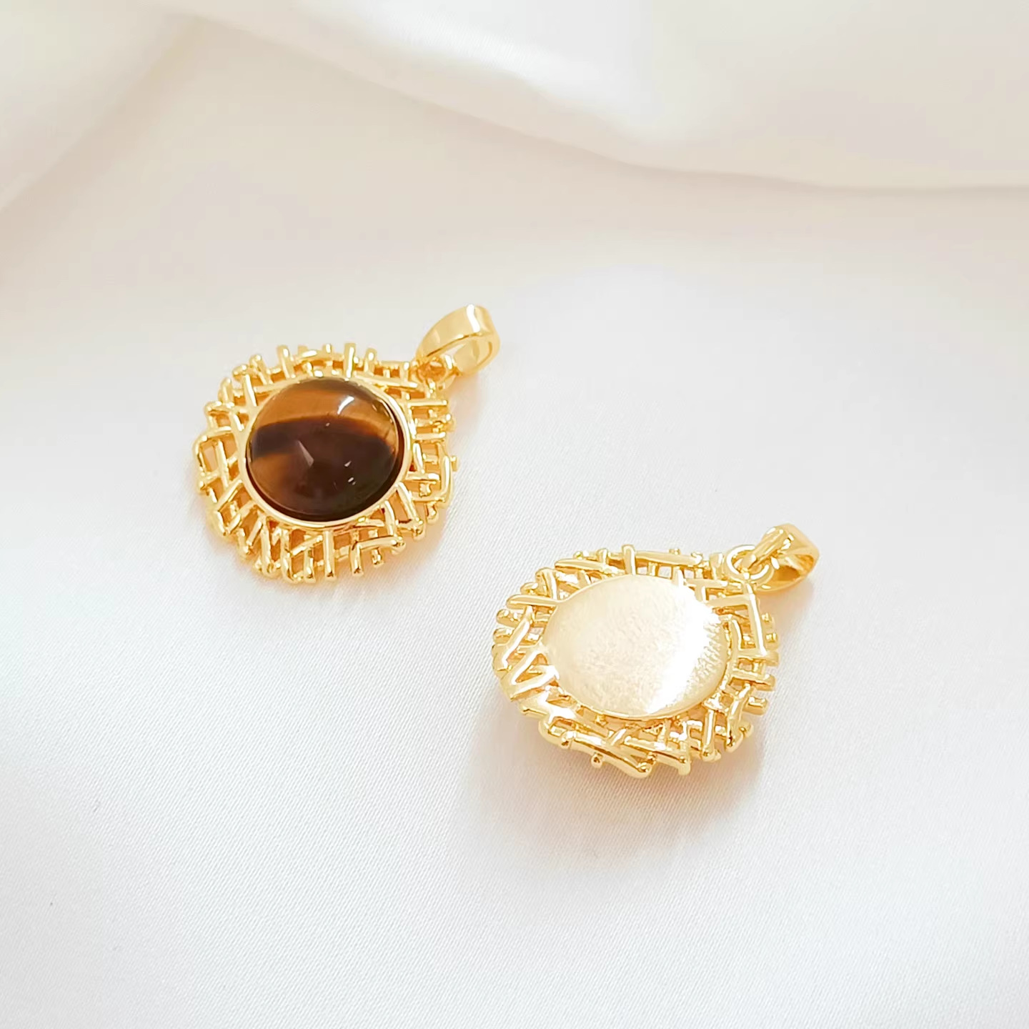 Cz987 bird's nest tiger eye stone pendant gold